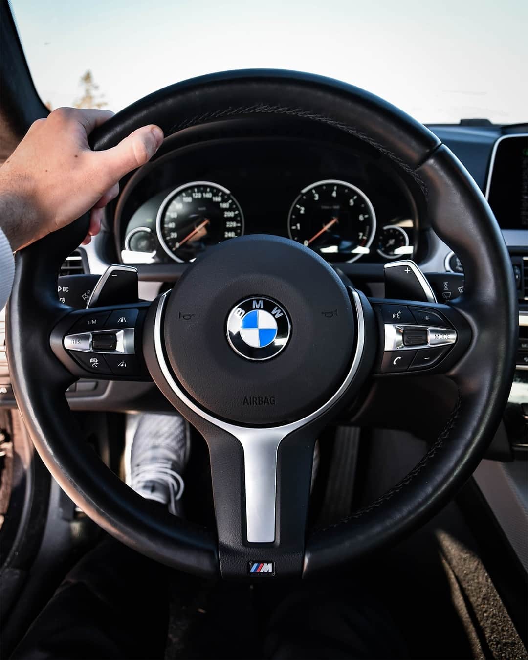BMWさんのインスタグラム写真 - (BMWInstagram)「Grip 'n go. The third generation of the BMW 6 Series. #BMW #6Series #BMWrepost @slntpain」12月21日 19時00分 - bmw