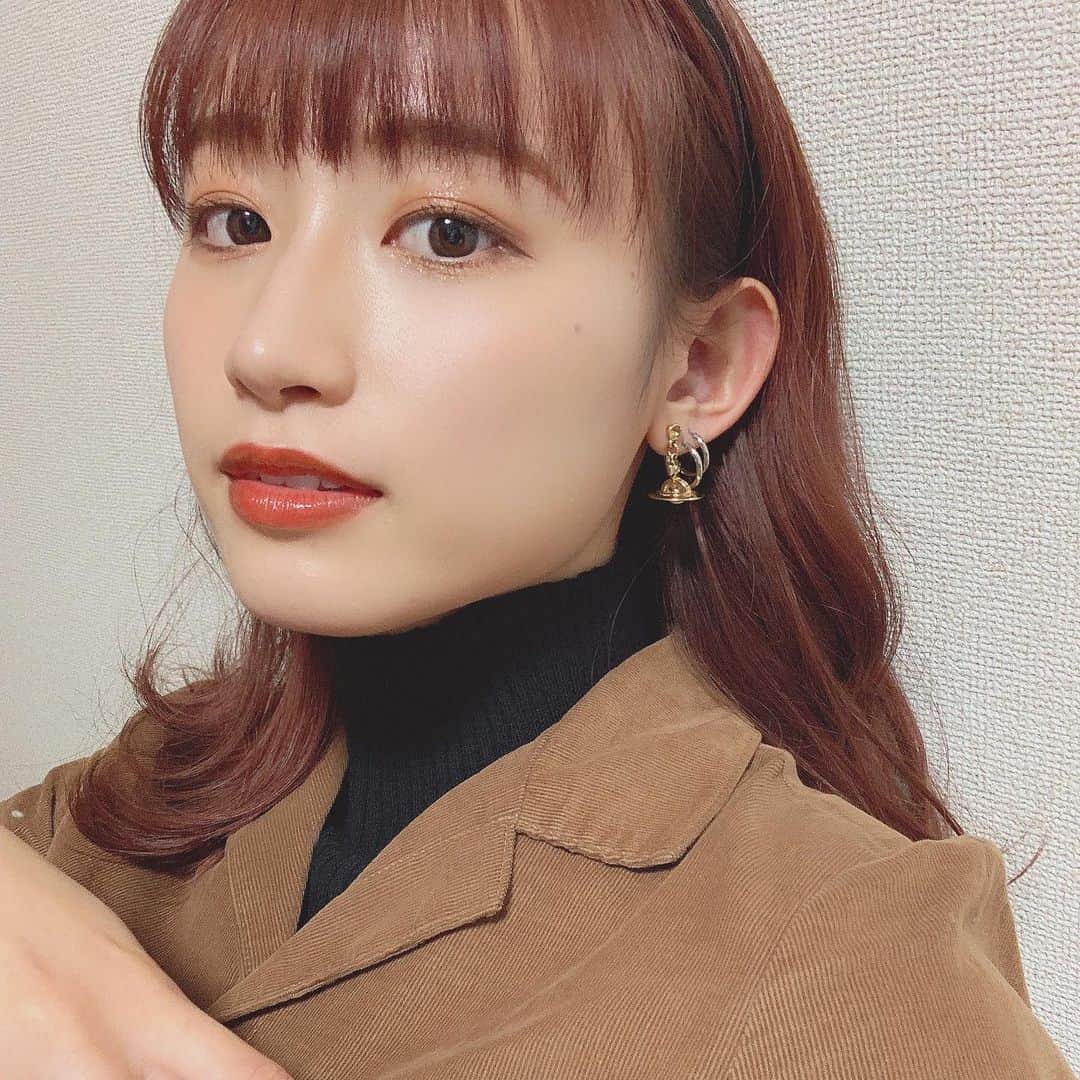 鈴木えりかのインスタグラム：「この間髪の毛、赤入れて鎖骨あたりまで切った💇🏻‍♀️気分で（笑）色落ちしちゃってますが🙊💧」