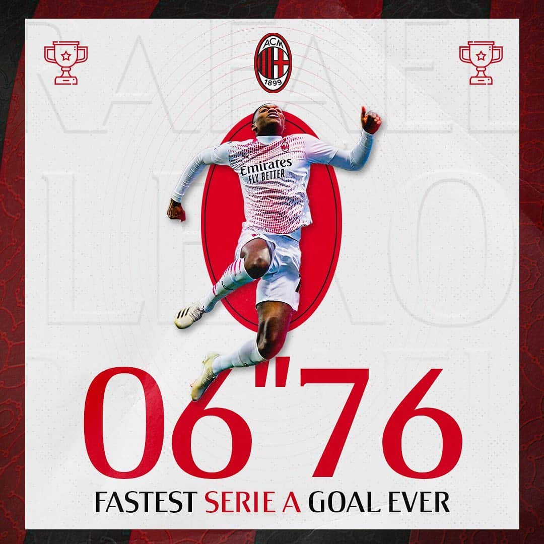 ACミランさんのインスタグラム写真 - (ACミランInstagram)「🏃‍♂️ @iamrafaeleao93 🔴⚫ ⚡ A record-breaking goal ⚽ #SassuoloMilan #SempreMilan」12月21日 19時20分 - acmilan