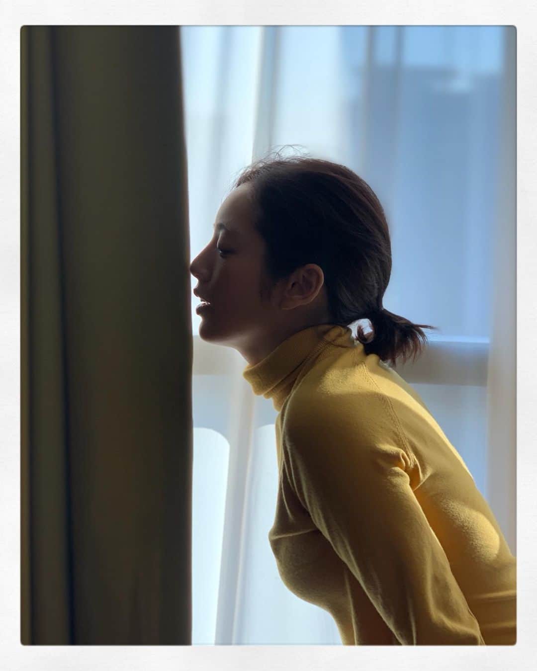 パン・ソヨンのインスタグラム：「. 그래도 봄이 오면 좋겠다 #아침#봄」