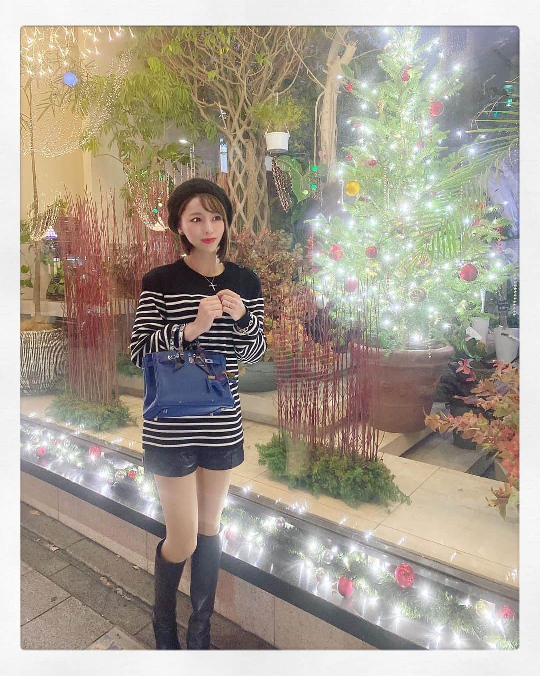 YURIさんのインスタグラム写真 - (YURIInstagram)「🎅さん待ち✨ 、 、 、 、 #今年も来ますように #めりくり🎄」12月21日 19時33分 - y.u.r.i_y.u.r.i_