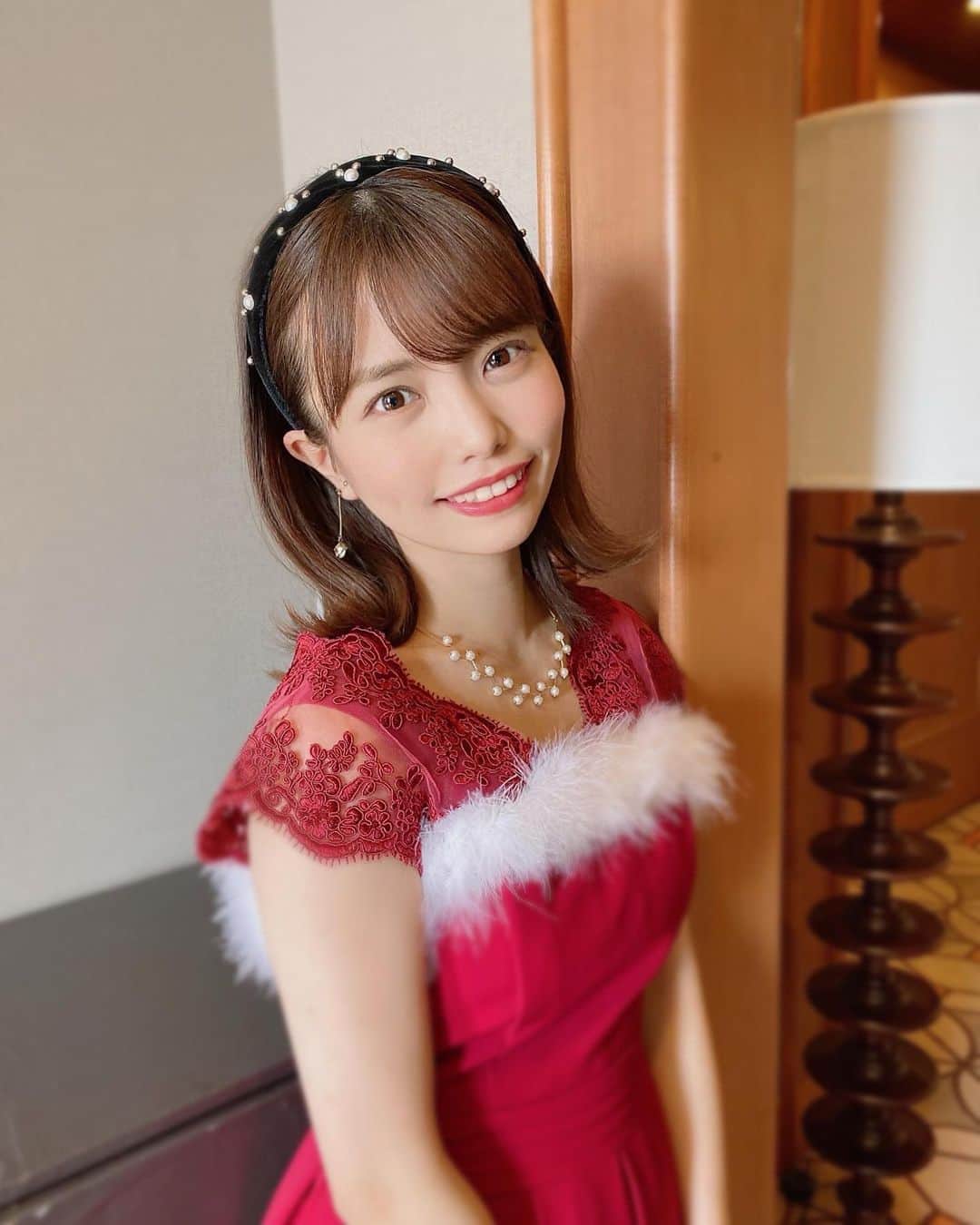 渕上舞さんのインスタグラム写真 - (渕上舞Instagram)「🎄✨﻿ ﻿ ﻿ もうすぐクリスマスですね☺︎﻿ ﻿ 撮影で着たドレス風なサンタコス、﻿ 可愛かった〜🎅♥️﻿ ﻿ ﻿ ﻿ ﻿」12月21日 19時36分 - mai_fuchigami_48