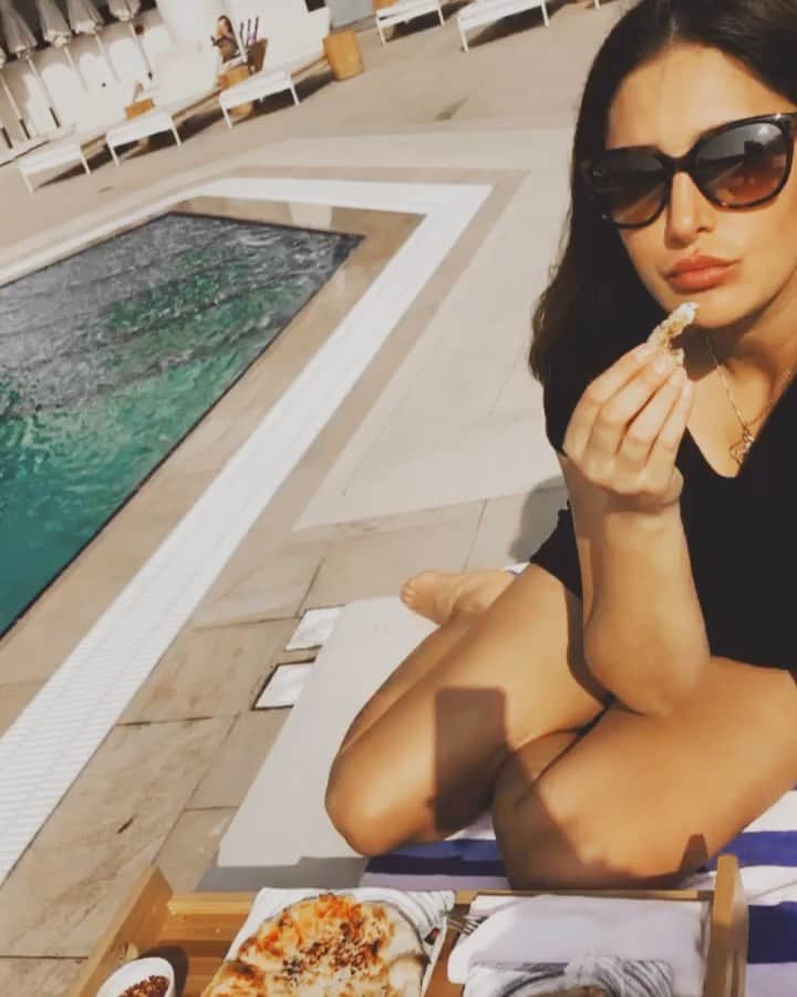 Nargis Fakhri のインスタグラム：「If you haven’t been to the @sofiteltheobelisk then you are missing out! These pictures don’t do justice to how beautiful and luxurious this hotel is. @all_mea  #sofiteltheobelisk  . . . . . . . . #dubai #lifestyle #luxury #hotel #luxuryhotels #beautiful #visitdubai #best #sun #fun #live #life #travel #wanderlust #jetsetter」