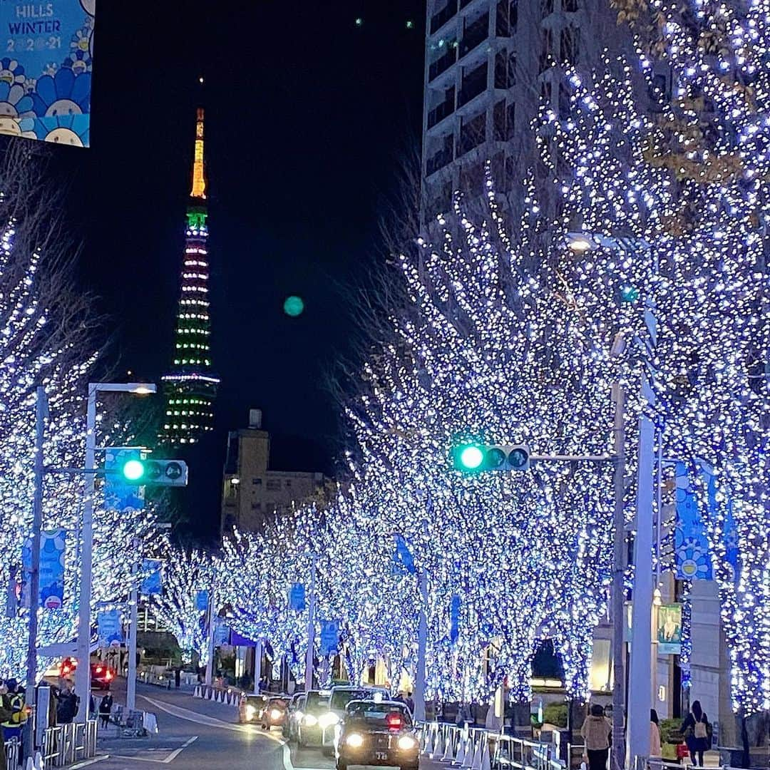 生稲晃子さんのインスタグラム写真 - (生稲晃子Instagram)「三浦春馬さん主演映画 「天外者」を観てきました🎥  薩摩藩士から実業家となり、今に続く商都大阪の基盤を作り上げた、五代友厚の生き様が描かれています。  恥ずかしながら、私はこの人物を初めて知りました。 幕末から明治…日本の輝かしい未来を夢見て走り抜けた五代や盟友達のおかげで、今の日本の繁栄があるのだと改めて感じさせてもらった作品でした。  映画の帰り、けやき坂イルミネーションと東京タワーがきれいでしたよ〜🗼  #天外者 #五代友厚 #三浦春馬さん #tohoシネマズ六本木ヒルズ #けやき坂イルミネーション #東京タワー」12月21日 19時53分 - akiko__ikuina