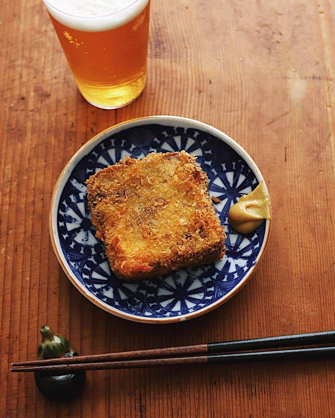 樋口正樹さんのインスタグラム写真 - (樋口正樹Instagram)「Patekastu . 今夜はビールと試作おつまみ。 自家製パテにパン粉を纏わせ 揚げてみたら激うまでしたー。 厚切りハムカツの進化系かな🤔 . . . #試作品 #パテカツ #厚さ2cm #おつまみ #揚げ物 #美味しいもの #激うま #看板メニューになりそう #ビールがうまい #Patekastu #cotelette」12月21日 20時05分 - higuccini