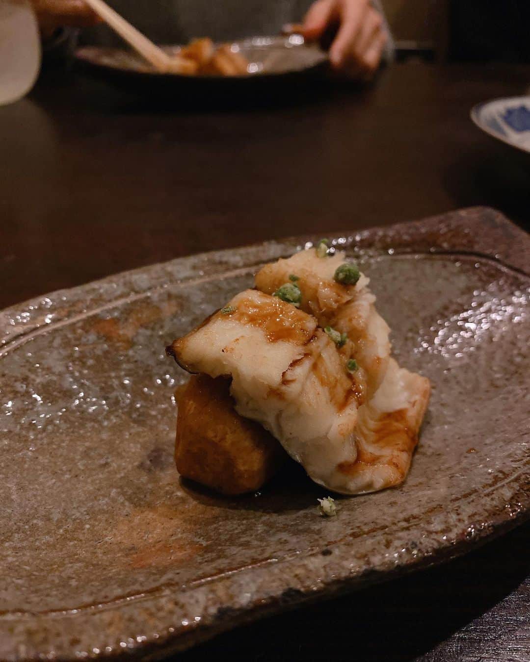 鬼辻麻衣さんのインスタグラム写真 - (鬼辻麻衣Instagram)「む　ぎ　ぞ　う　🌙 ・ @mugizou1  冬の贅沢コースを満喫🦀❄️ どのお料理もほんとに丁寧で美味しくて美しい。 蟹に牡蠣に白子に、、、大好物ばっかり🤤 今年も美味しい美味しいお料理 たくさんありがとうございました🥺 また来年も食べに行くのが楽しみ。 #大阪グルメ　#深江橋グルメ」12月21日 20時05分 - kitsumai
