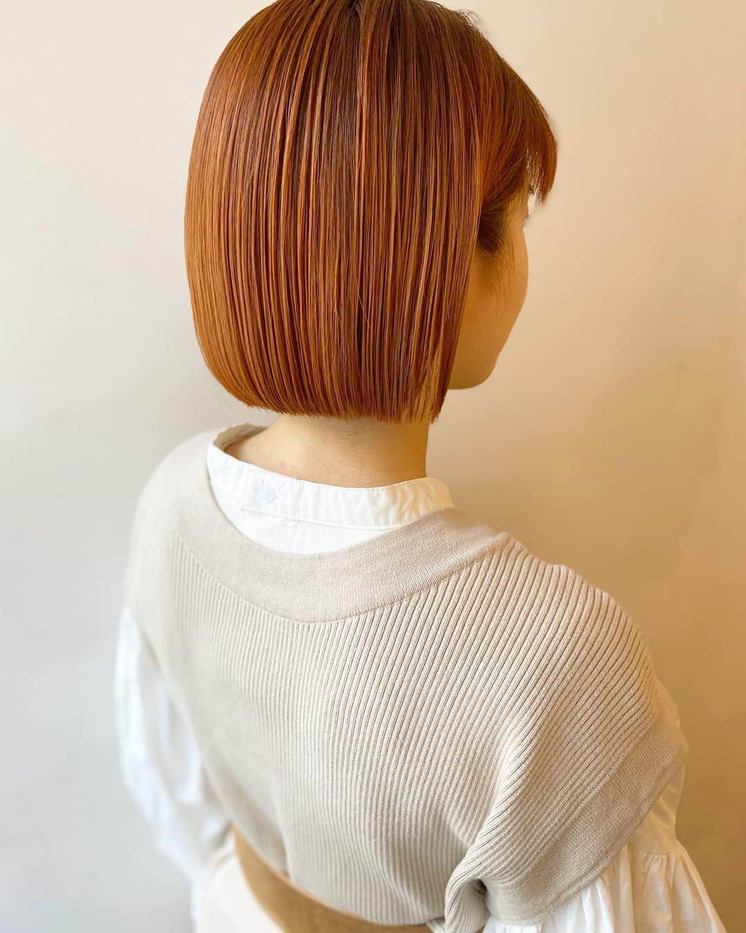 金子真由美さんのインスタグラム写真 - (金子真由美Instagram)「* hair cut  orange color🍊 切り納め🎍 美容師さん🧡いつもありがとうございます✨✨ * #ワンレンボブ」12月21日 20時06分 - kanekomayumi12