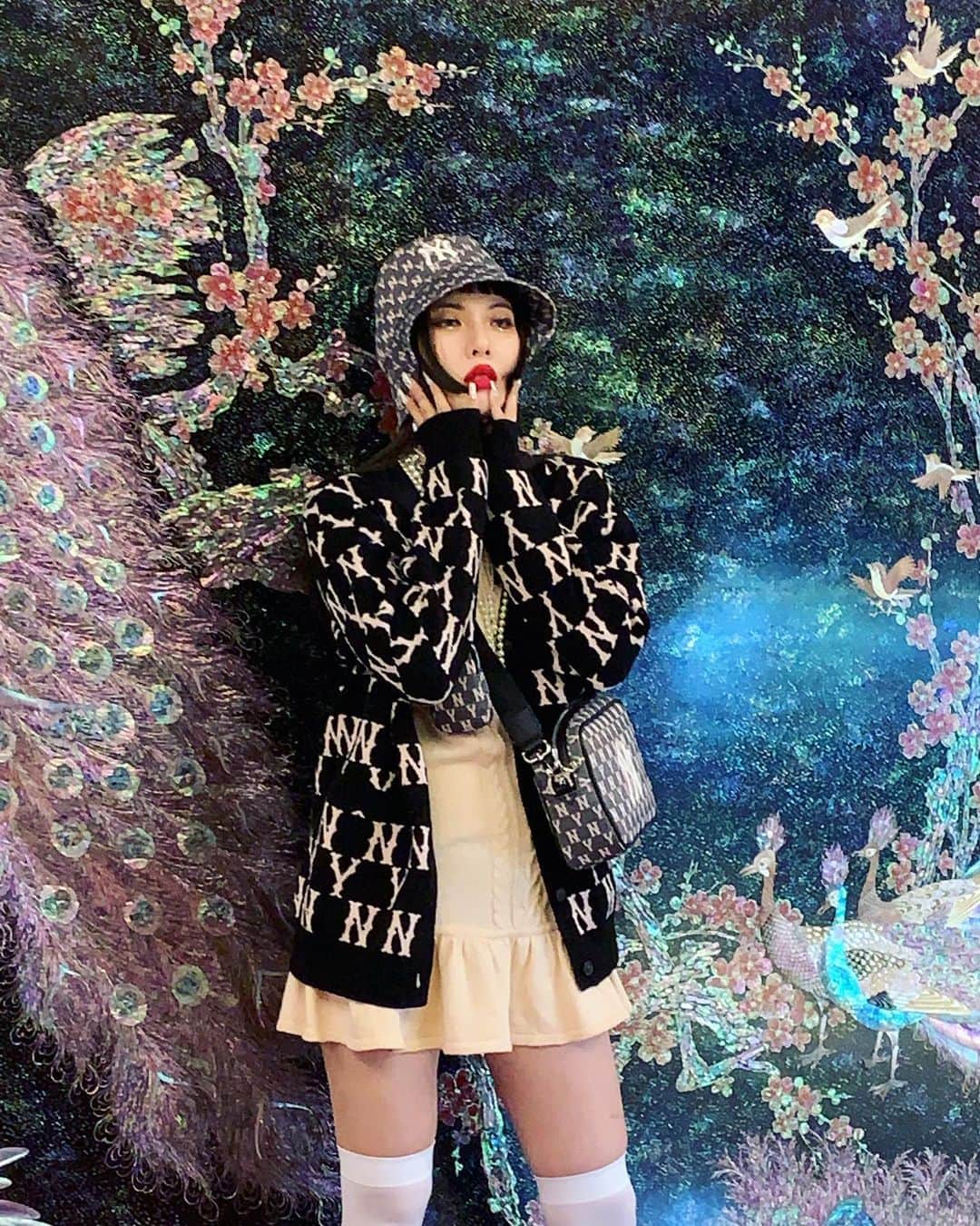 ヒョナ さんのインスタグラム写真 - (ヒョナ Instagram)「다 예뻐💜💜💜💜빨리 나와라✨」12月21日 20時07分 - hyunah_aa