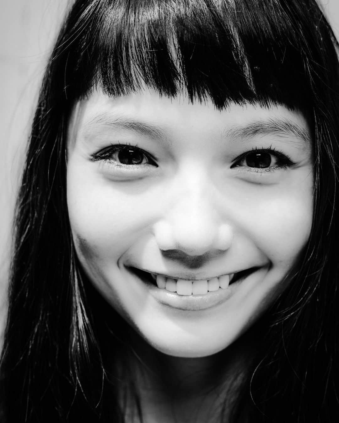 永瀬正敏さんのインスタグラム写真 - (永瀬正敏Instagram)「﻿ ﻿ 《"Smile” from Japan》﻿ ﻿ Photographed by M.Nagase﻿ ﻿ ﻿ ﻿ #Smile #シリーズ #japan #日本﻿ #宮崎あおい さん #aoimiyazaki﻿ #thankyou !! #過去写真 #staysafe ﻿ #笑顔 #届きます様に﻿ #永瀬正敏 #masatoshinagase﻿ #masatoshi_nagase_photography﻿」12月21日 20時07分 - masatoshi_nagase_official