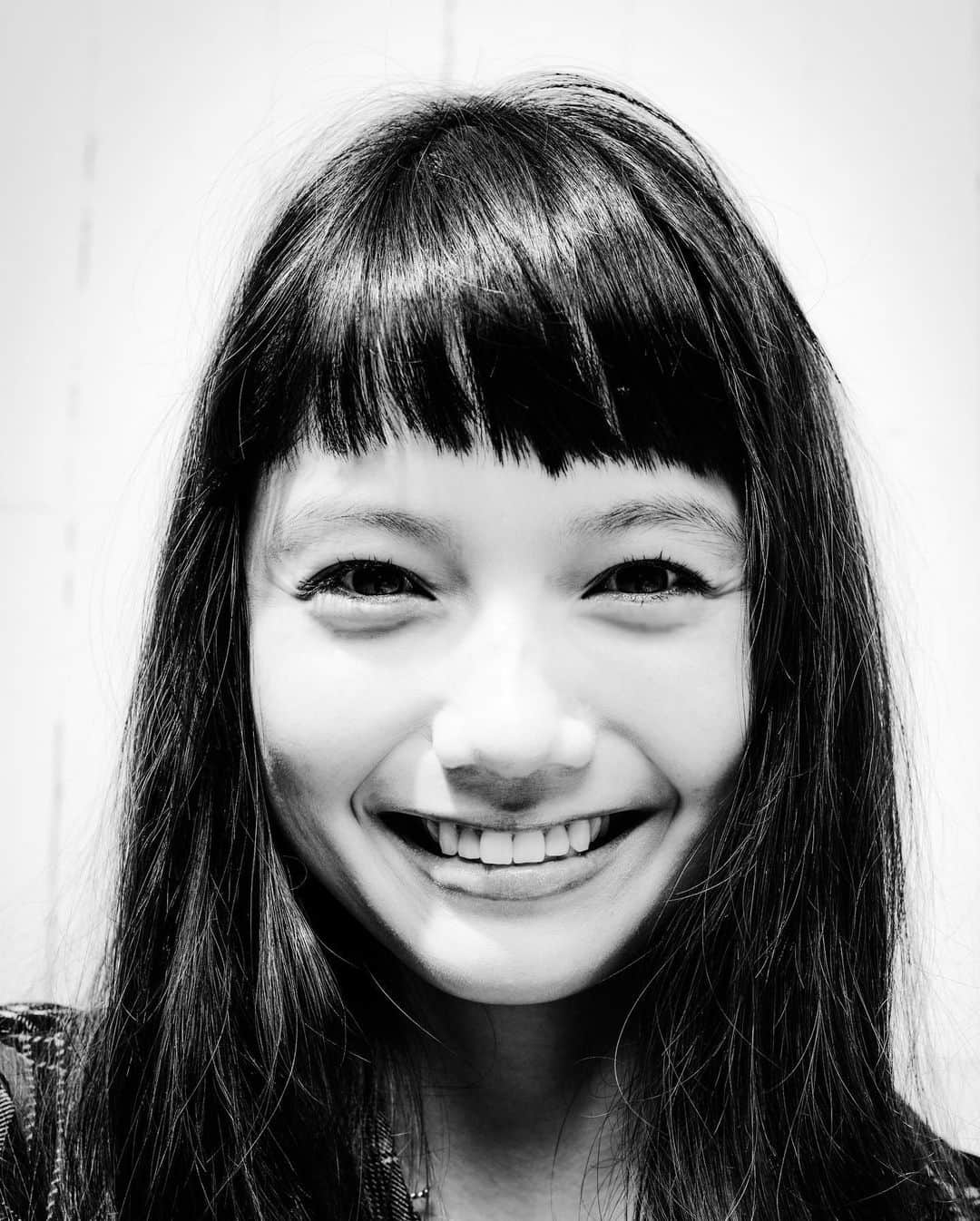 永瀬正敏さんのインスタグラム写真 - (永瀬正敏Instagram)「﻿ ﻿ 《"Smile” from Japan》﻿ ﻿ Photographed by M.Nagase﻿ ﻿ ﻿ ﻿ #Smile #シリーズ #japan #日本﻿ #宮崎あおい さん #aoimiyazaki﻿ #thankyou !! #過去写真 #staysafe ﻿ #笑顔 #届きます様に﻿ #永瀬正敏 #masatoshinagase﻿ #masatoshi_nagase_photography﻿」12月21日 20時07分 - masatoshi_nagase_official