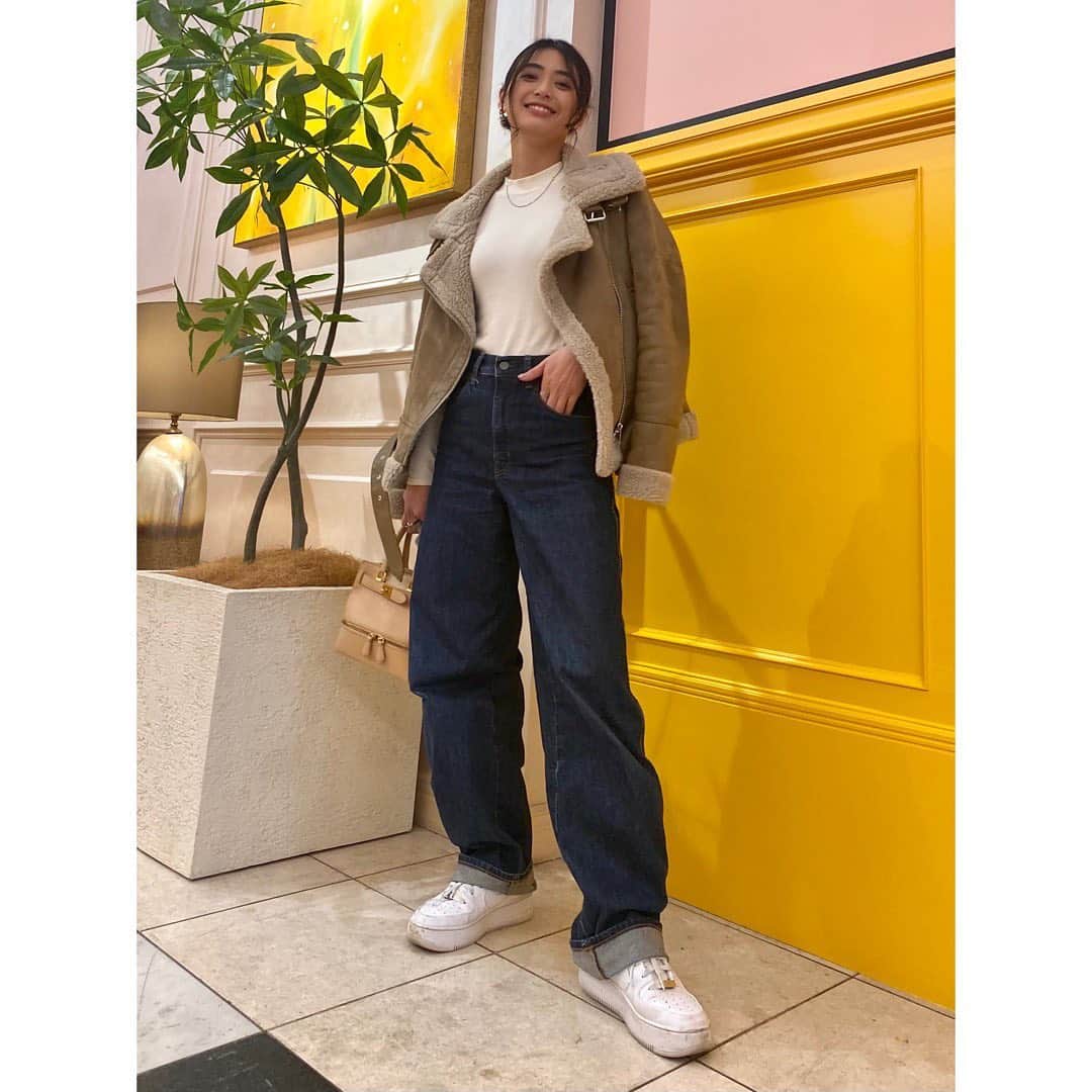 のインスタグラム：「🧥 @zara . 👚 @laguagem . 👖 @uniqlo_jp @uniqlo . 👟 @nike . 👜 @charleskeith_jp . . . . #fendicafe #fendi #ootd #ootdfashion #outfit #outfitoftheday #fashion #fashiongram #zara #zarawomen #ザラジョ #ザラジョコーデ #ザラコーデ #ザラ購入品 #laguagem #uniqlo #charlesandkeith #nike #プチプラコーデ #プチプラ #デニムコーデ #スニーカー #スニーカーコーデ #スニーカー女子 #カジュアルコーデ」