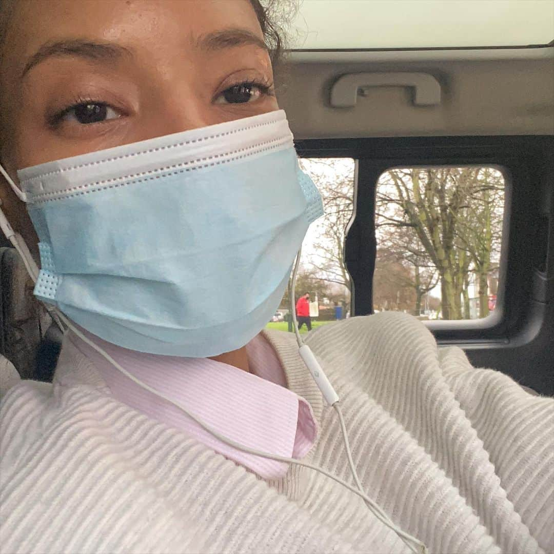 マライカ・ファースさんのインスタグラム写真 - (マライカ・ファースInstagram)「First Pregnancy #Fully Exhausted!! Almost over ☺️💛 #appreciationpost」12月21日 20時32分 - malaikafirth