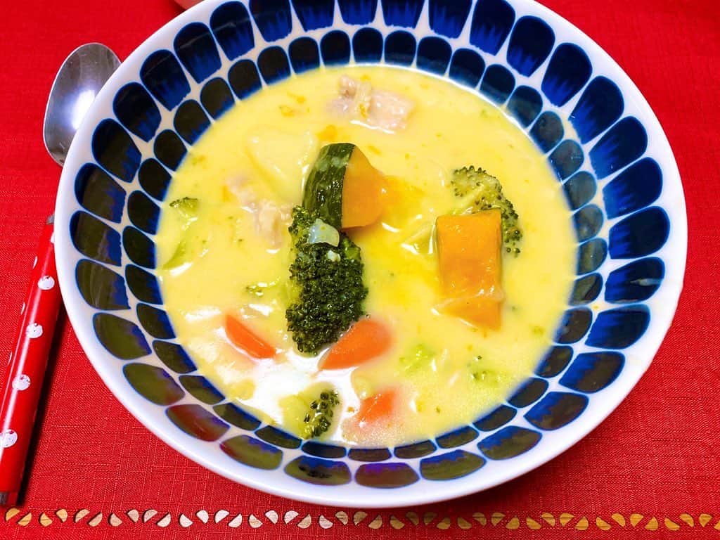 倉田雅世さんのインスタグラム写真 - (倉田雅世Instagram)「あったかいクリームシチューを食べよう。 #冬至 #南瓜」12月21日 20時38分 - kuralamune