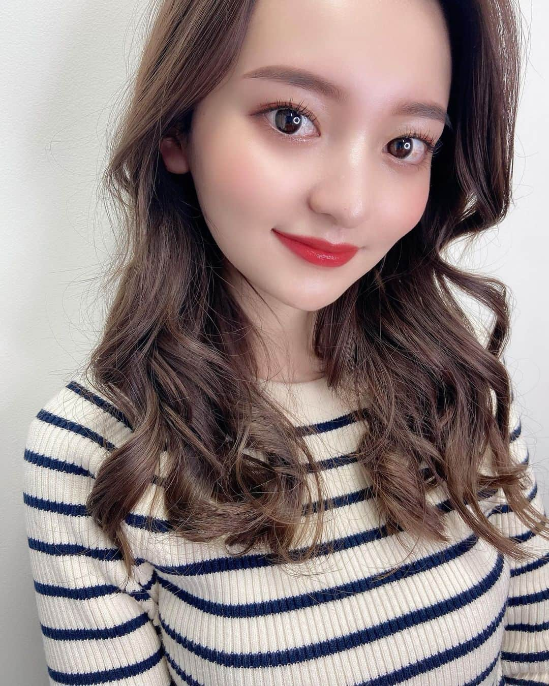 池田有里紗さんのインスタグラム写真 - (池田有里紗Instagram)「eyebrow stylingしてきました❤︎  メイクがとっても楽ちんに💄😽 ありがとうございました🥀  あ！髪ボサボサでごめんなさい🙏  #アイブロウ #アイブロウスタイリング #アイブロウサロン #unefleur #アイブロウワックス #アイブロウパウダー　#eyebrowwaxing #eyebrowmakeup」12月21日 20時56分 - arisa.ikd