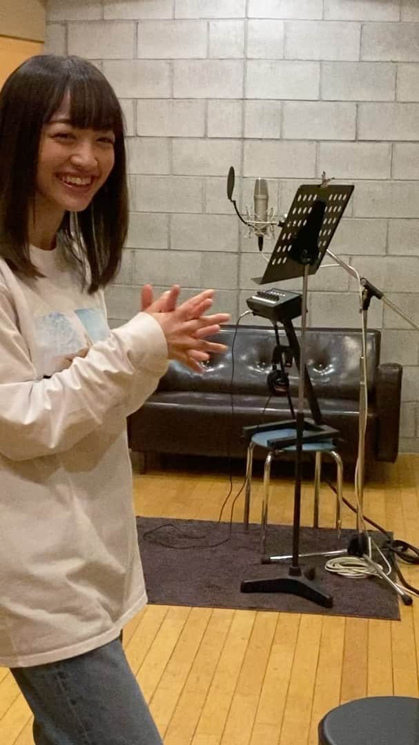 下村実生のインスタグラム：「お待たせ致しました〜😆  #先日のみきみき  歌ってみたを撮影した時のオフショット。 ぜひ#みきみき　のYouTubeチャンネル登録といいねとコメント宜しくお願い致します🥺#こつこつみきちゃんねる #youtube #下村実生」