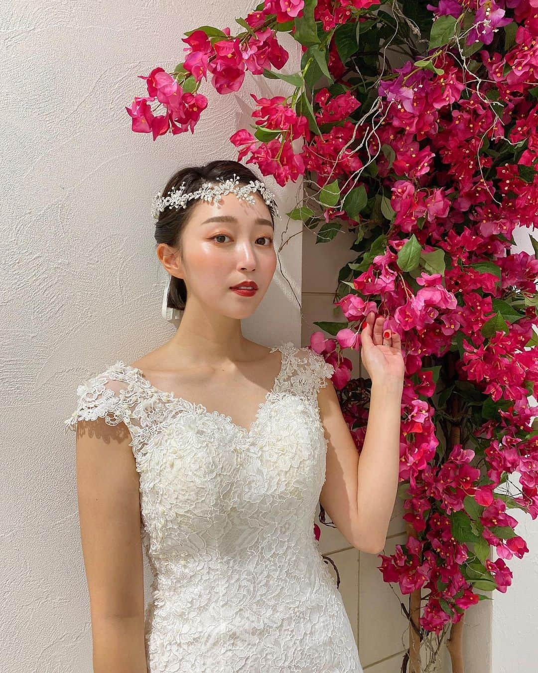 梅谷安里さんのインスタグラム写真 - (梅谷安里Instagram)「先日...💐👰‍♀️ 今日OPENのフォトウェディングスタジオ"BLANZ"さんの撮影へ💐 花嫁のモデルさせてもらいました💕 色んなセットがあって、 レタッチ技術もすごくて海外に来たかのような仕上がり🌸 #wedding#bridal #blanz_shinsaibashi #ブランズ#BLANZ #関西最大級フォトウエディングスタジオ #フォトウエディング #プレ花嫁#weddingdress」12月21日 21時11分 - anriworld