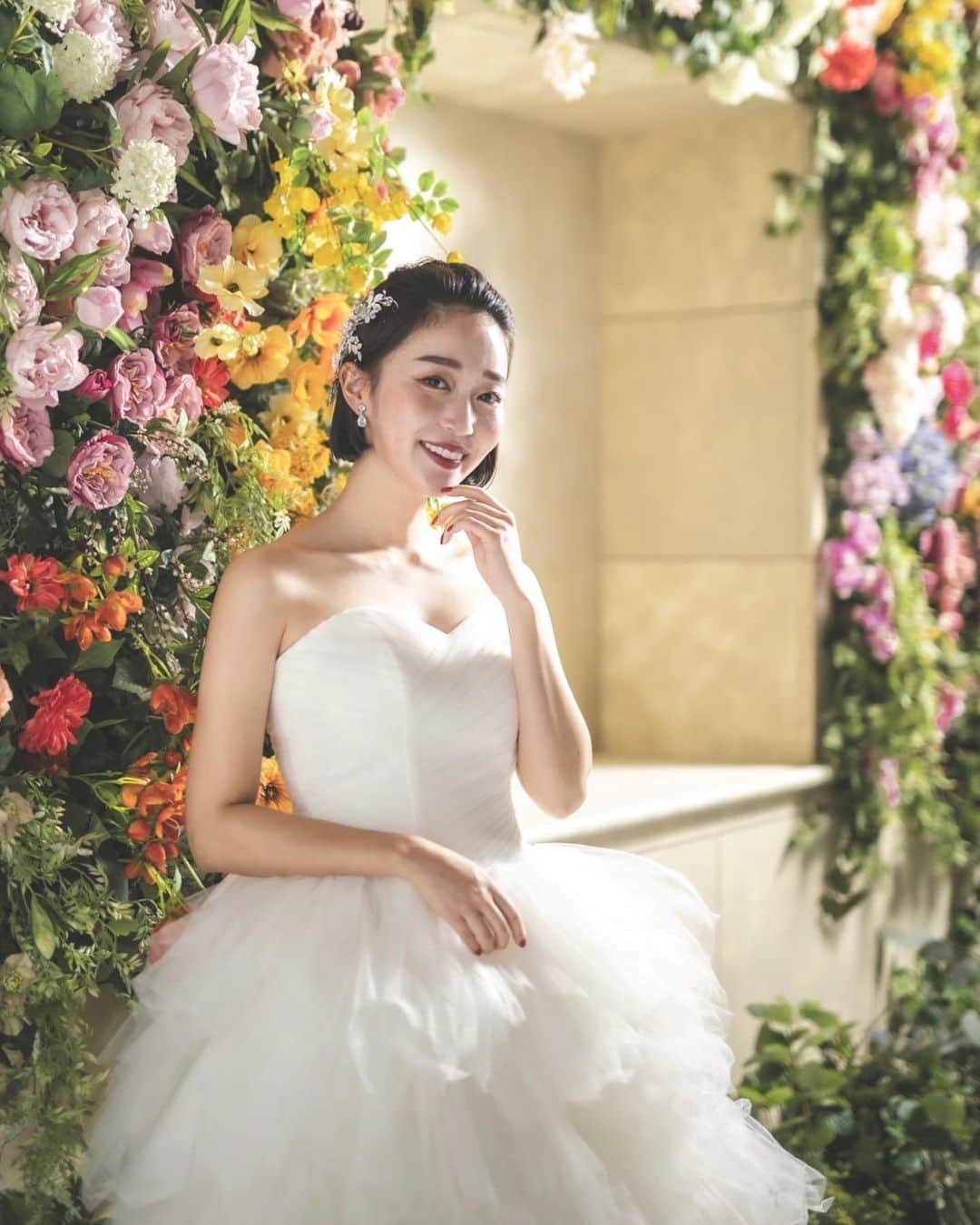 梅谷安里さんのインスタグラム写真 - (梅谷安里Instagram)「先日...💐👰‍♀️ 今日OPENのフォトウェディングスタジオ"BLANZ"さんの撮影へ💐 花嫁のモデルさせてもらいました💕 色んなセットがあって、 レタッチ技術もすごくて海外に来たかのような仕上がり🌸 #wedding#bridal #blanz_shinsaibashi #ブランズ#BLANZ #関西最大級フォトウエディングスタジオ #フォトウエディング #プレ花嫁#weddingdress」12月21日 21時11分 - anriworld