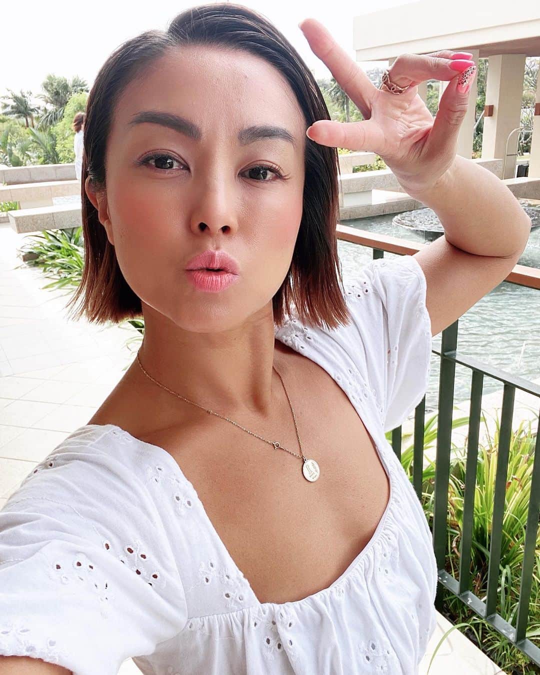 Nazukiのインスタグラム：「✨ソニックフィットフェイシャル✨  先日 @rillee_on  @rilleeon.shibuya  ソニックフィット 施術受けました👏🏻  小顔かなりなれて、 ハイフと違って、痛くない✨ 私は寝てしまいました😂  保湿力もすごいからもっちりなって、1トーン上がる👍  そして、3週間後に更に効果が現れるみたいで、楽しみ💜  すぐ小顔効果でるから、2枚目の before afterで1回り違う😭  これは、痛みに弱い方とかオススメです👍  予約取れないみたいだから、お早めに👌  #ソニックフィット #小顔 #リリーオン　＃リフトアップ　#渋谷公園通り  #エステ　#美容　#beauty #フェイシャル #ソニックフィットフェイシャル #beforeafter #保湿力 #1トーン #小顔かなり #小顔効果 #弱い方 #2枚目 #3週間後 #先日 #お早め #1回り #痛み #美容器具 #アダルトゲーム #予約 #施術 #オススメ #国産車 #メーカー #効果」