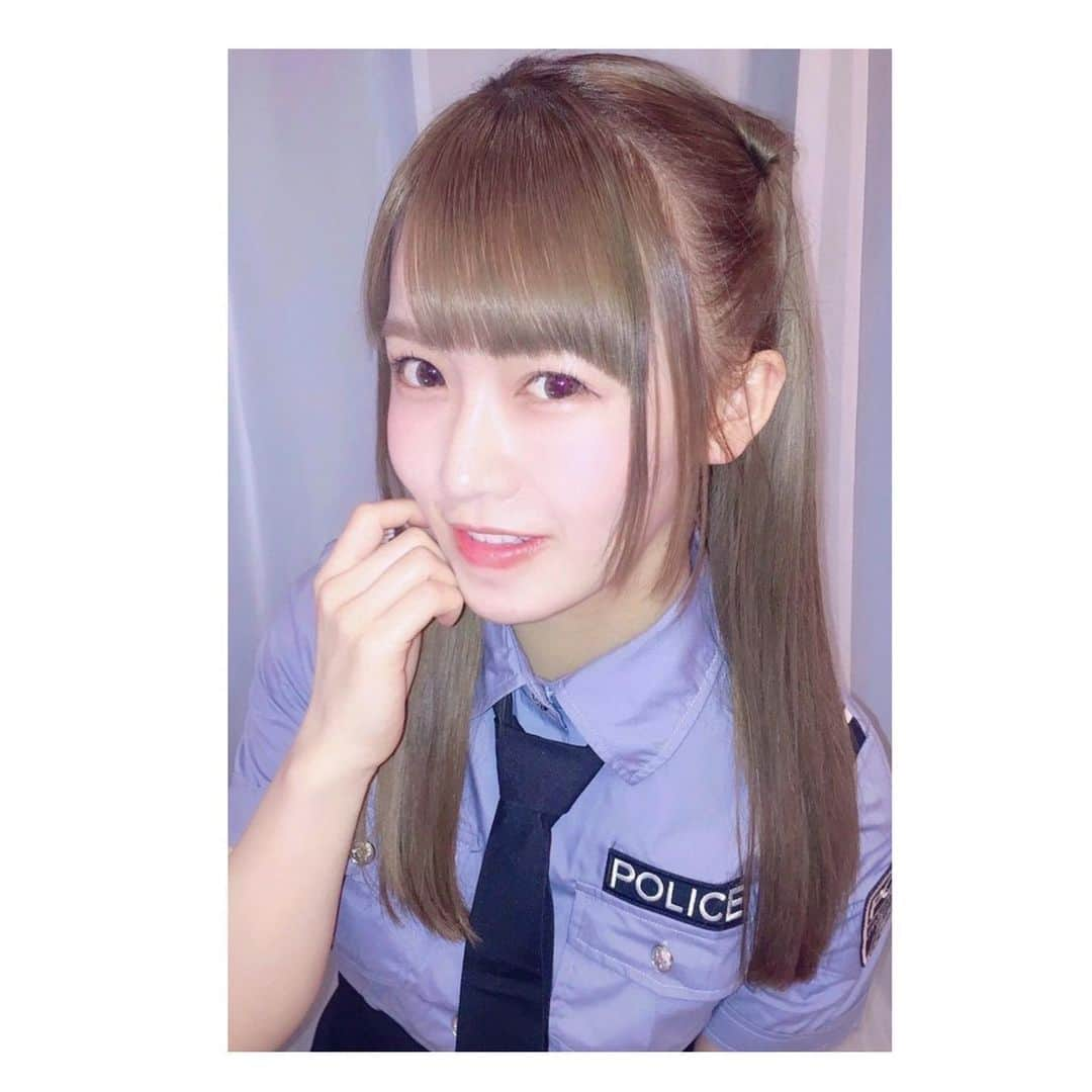 横山みうのインスタグラム：「初ポリスコスプレどうかな？？🚨  #ポリス　#ポリスコスプレ #いいねください #フォロー大歓迎」