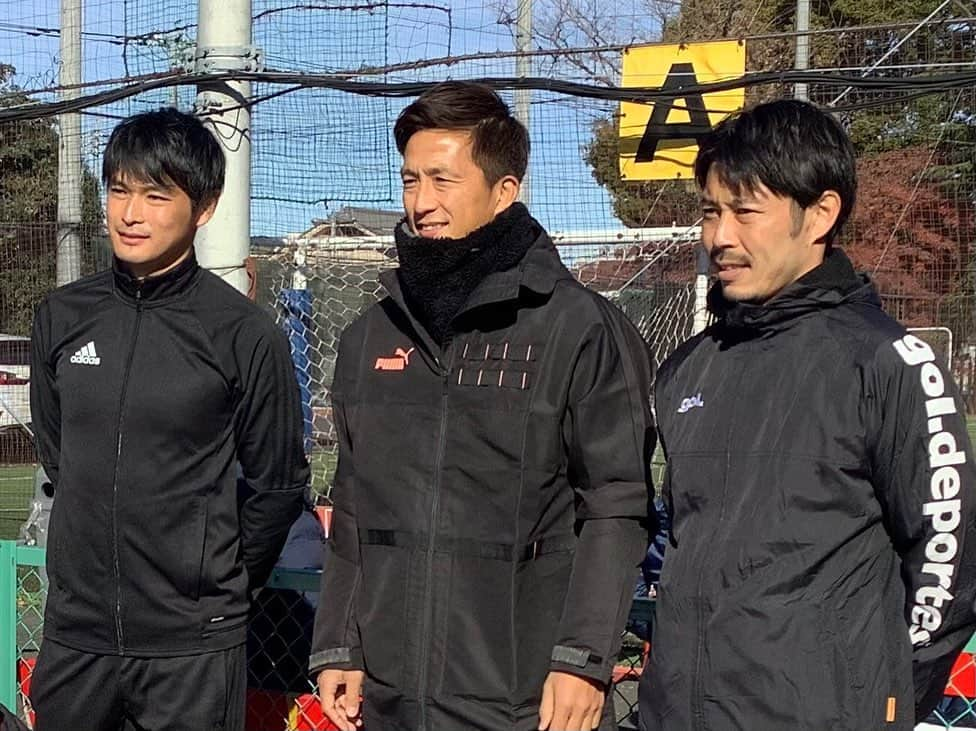 福西崇史さんのインスタグラム写真 - (福西崇史Instagram)「. 朝日新聞ジュニアサッカースクール八王子へ⚽️ . 青山隼と成岡翔と一緒に子供達と⚽️ . 子供達がめちゃくちゃ元気でびっくり‼️チャレンジしてくれました⚽️ . イベント後に小籠包を😋 . #青山隼 #福西崇史 #成岡翔 #朝日新聞  #soccer #ジュニア #元気 #puma #ジンホア #小籠包 #八王子」12月21日 21時09分 - takashi_fukunishi