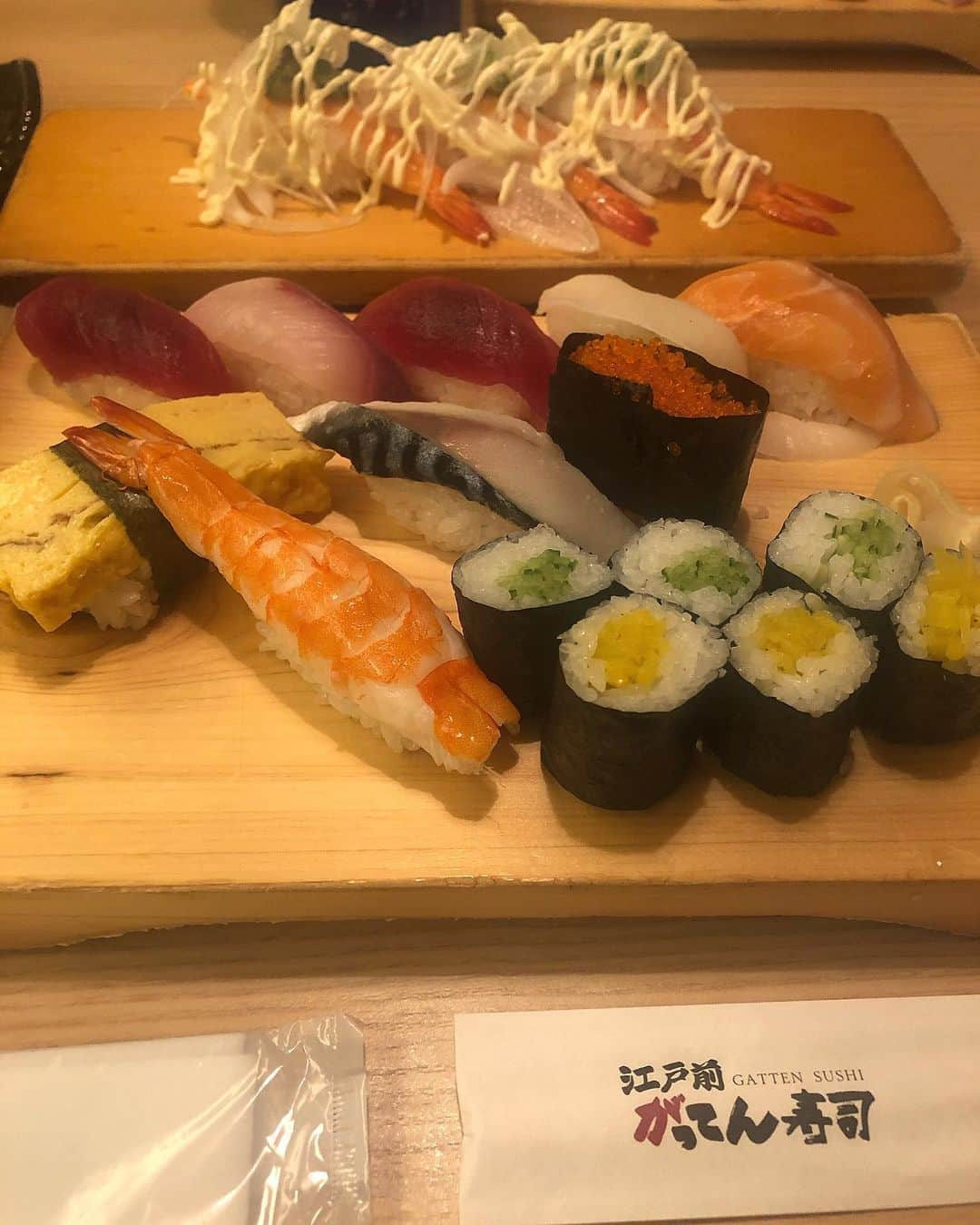 藤村結衣のインスタグラム：「🍣 #お寿司 #がってん寿司  #サーモン #サーモン1番好き」