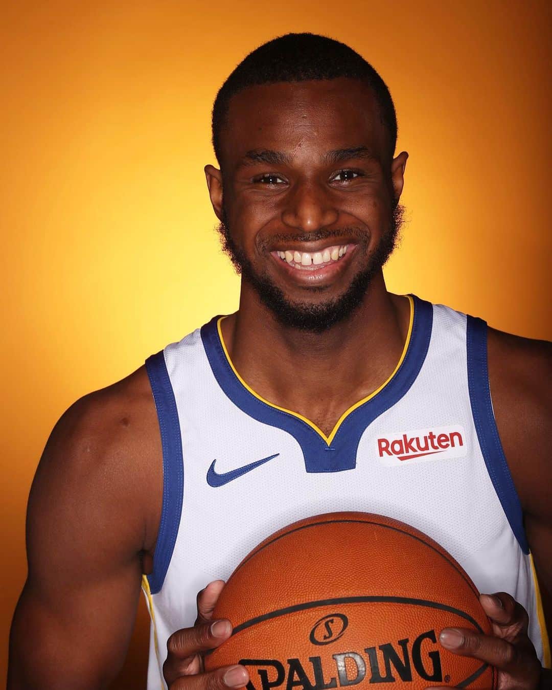 アンドリュー・ウィギンスのインスタグラム：「Back At It Again 🏀  #DubNation」