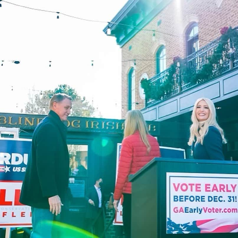 イヴァンカ・トランプさんのインスタグラム写真 - (イヴァンカ・トランプInstagram)「Joined incredible patriots in Georgia today with Senators @Perduesenate⁩ and ⁦‪@KLoeffler⁩!   American democracy depends on YOUR voice and your vote. Georgians are the last line of defense to save America’s future.   On January 5th, Georgia will send a resounding message to Washington: American patriotism is alive in Georgia – and Georgia will keep freedom alive in America. 🇺🇸🇺🇸🇺🇸    #DefendtheMajority #gapol #gasen」12月22日 7時16分 - ivankatrump