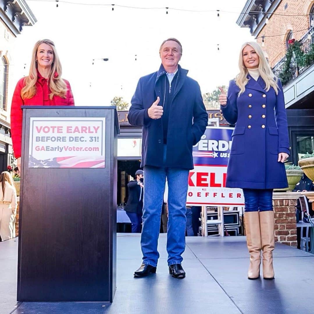 のインスタグラム：「Joined incredible patriots in Georgia today with Senators @Perduesenate⁩ and ⁦‪@KLoeffler⁩!   American democracy depends on YOUR voice and your vote. Georgians are the last line of defense to save America’s future.   On January 5th, Georgia will send a resounding message to Washington: American patriotism is alive in Georgia – and Georgia will keep freedom alive in America. 🇺🇸🇺🇸🇺🇸    #DefendtheMajority #gapol #gasen」