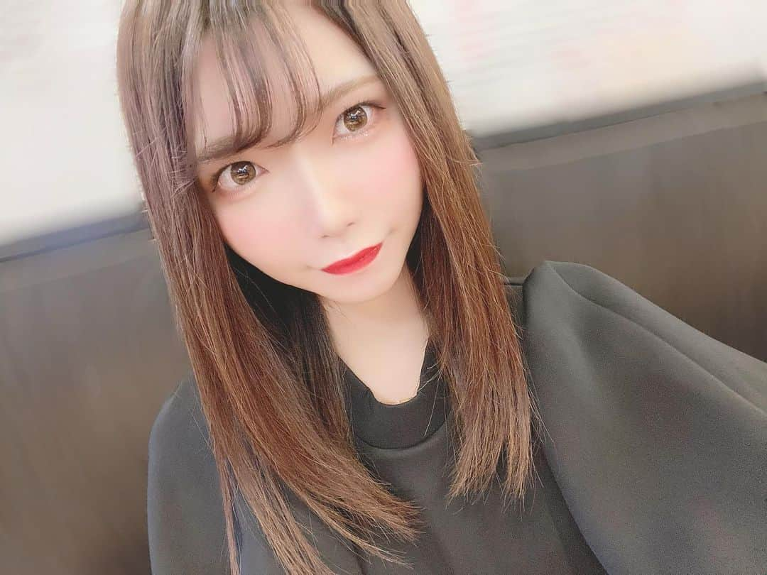 RIAさんのインスタグラム写真 - (RIAInstagram)「. . 早く髪の毛伸びないかなあ、、🥲 おやすみなさい˙˚ʚ₍ ᐢ. ̫ .ᐢ ₎ɞ˚˙ . . #instalike #instagram #instapic #instagood  #followｍe #l4likes #l4l」12月22日 7時39分 - ria54kn