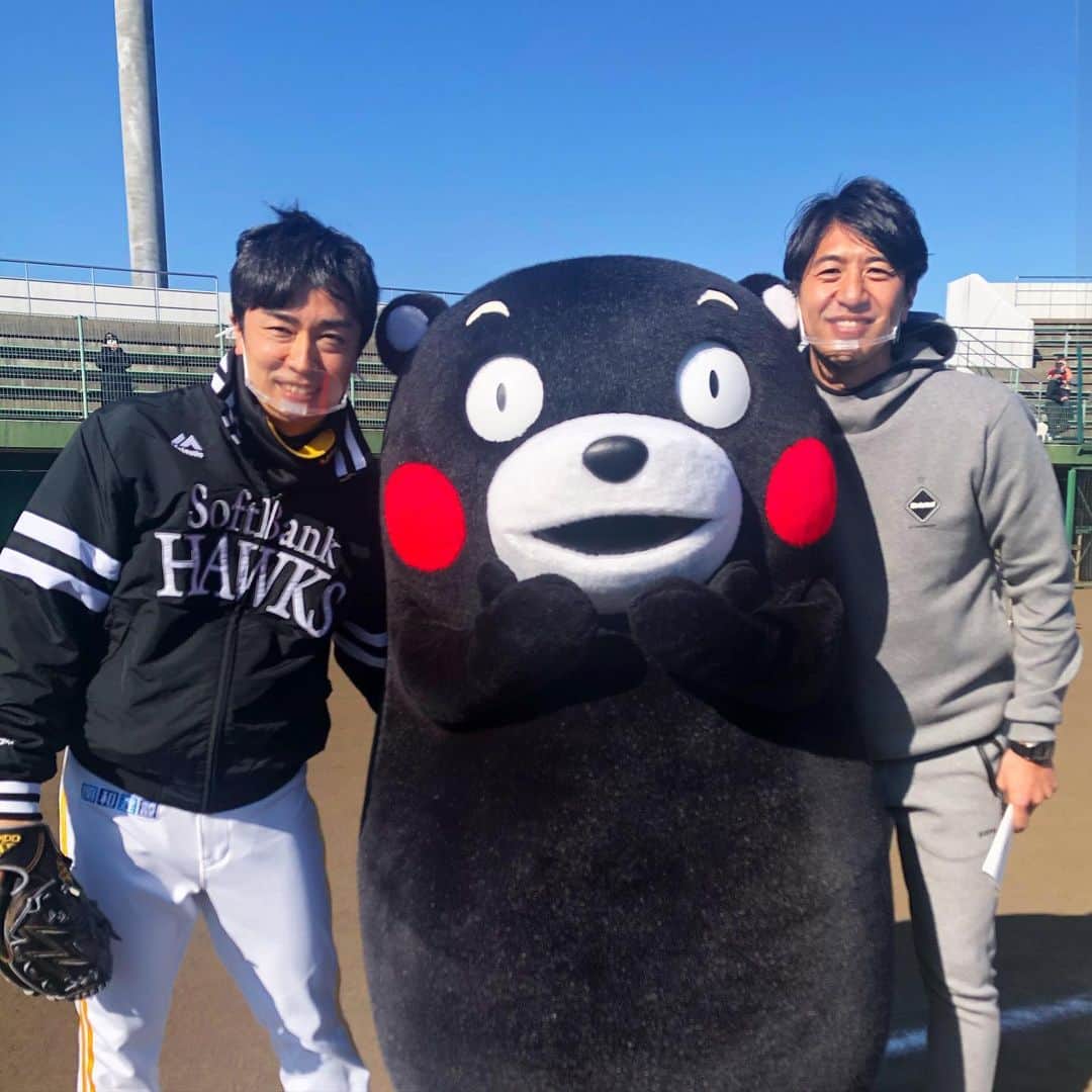 田中大貴さんのインスタグラム写真 - (田中大貴Instagram)「くまモンと。  おそらく日本で野球が一番上手いマスコット笑。  #5年連続」12月22日 7時32分 - daiki.tanaka_1980
