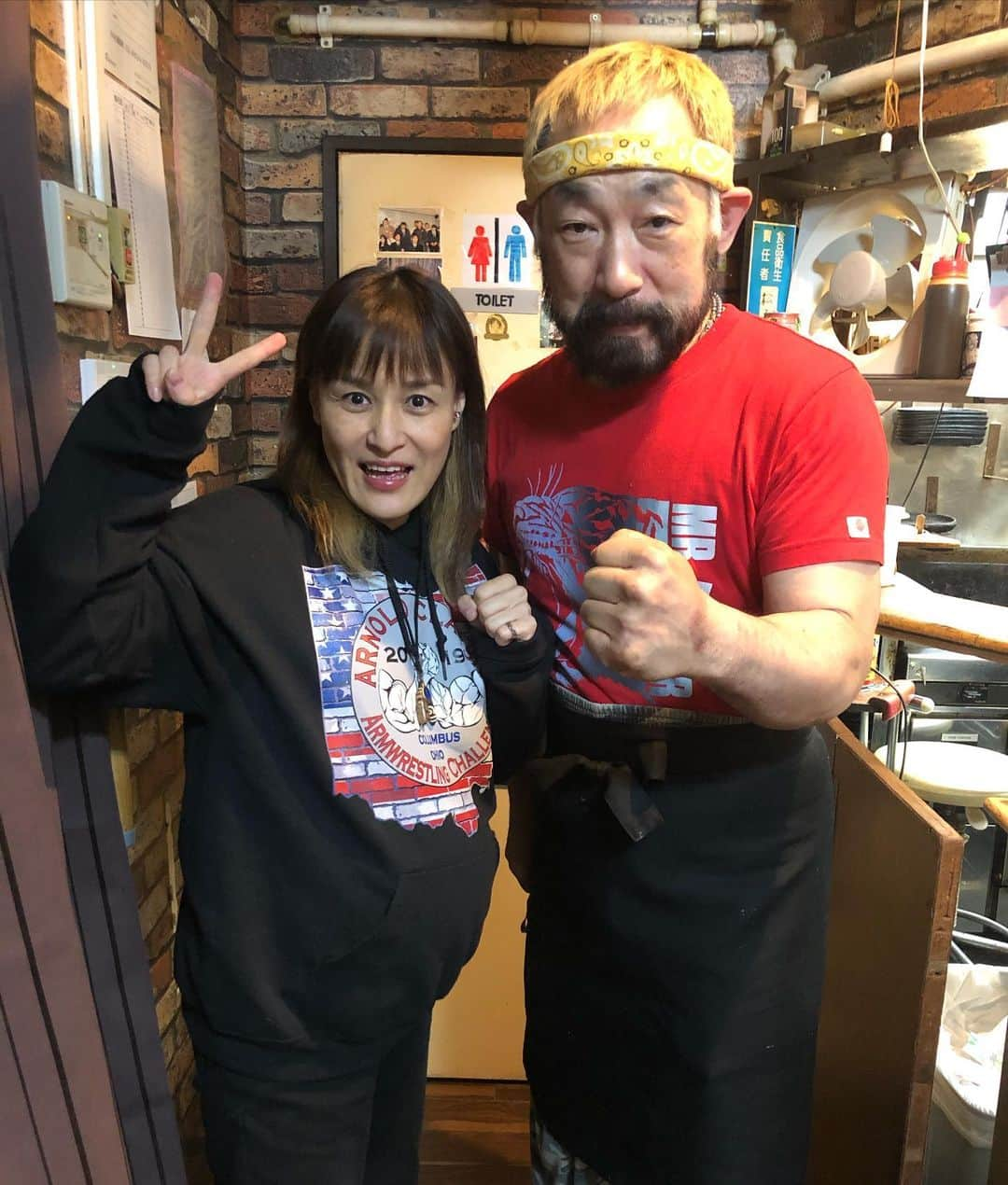 山田よう子のインスタグラム：「今日はデンジャーのお店に行ってきました‼️デンジャーのお店のお肉はめちゃくちゃ美味しい❣️YouTube撮影もしてきたので是非楽しみにしていて下さいっ‼️ そして新ちゃんこと 新井貴浩さんが高野山にて護摩行　　早く私もやりたい… やはりスポーツ選手は恵観先生の所は多いな〜　　新ちゃんお疲れ様でした　 #新井貴浩　#ミスターデンジャー　#ステーキ #美味しい　#護摩行　#勝負　#ごちそうさまでした  #高野山　#野球」