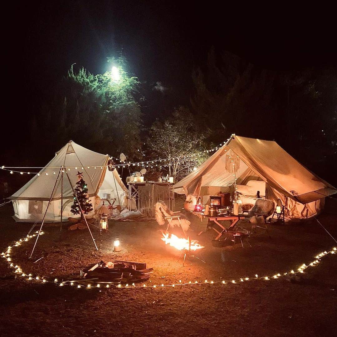 チアコマのインスタグラム：「キャンプ村の夜🏕❤️﻿ キャンプの日のよるって毎回癒されるしワクワクするし大好き❤️ 次は天体望遠鏡持っていきたいなぁ😍❤️ ﻿ #camp #キャンプ　#camping #キャンパー﻿ #女子キャンプ　#キャンプ女子　#関西女子キャン﻿ #四国　#徳島　#キャンプギア #キャンプ好きな人と繋がりたい #campic掲載 #camphack取材 #campzine掲載希望」