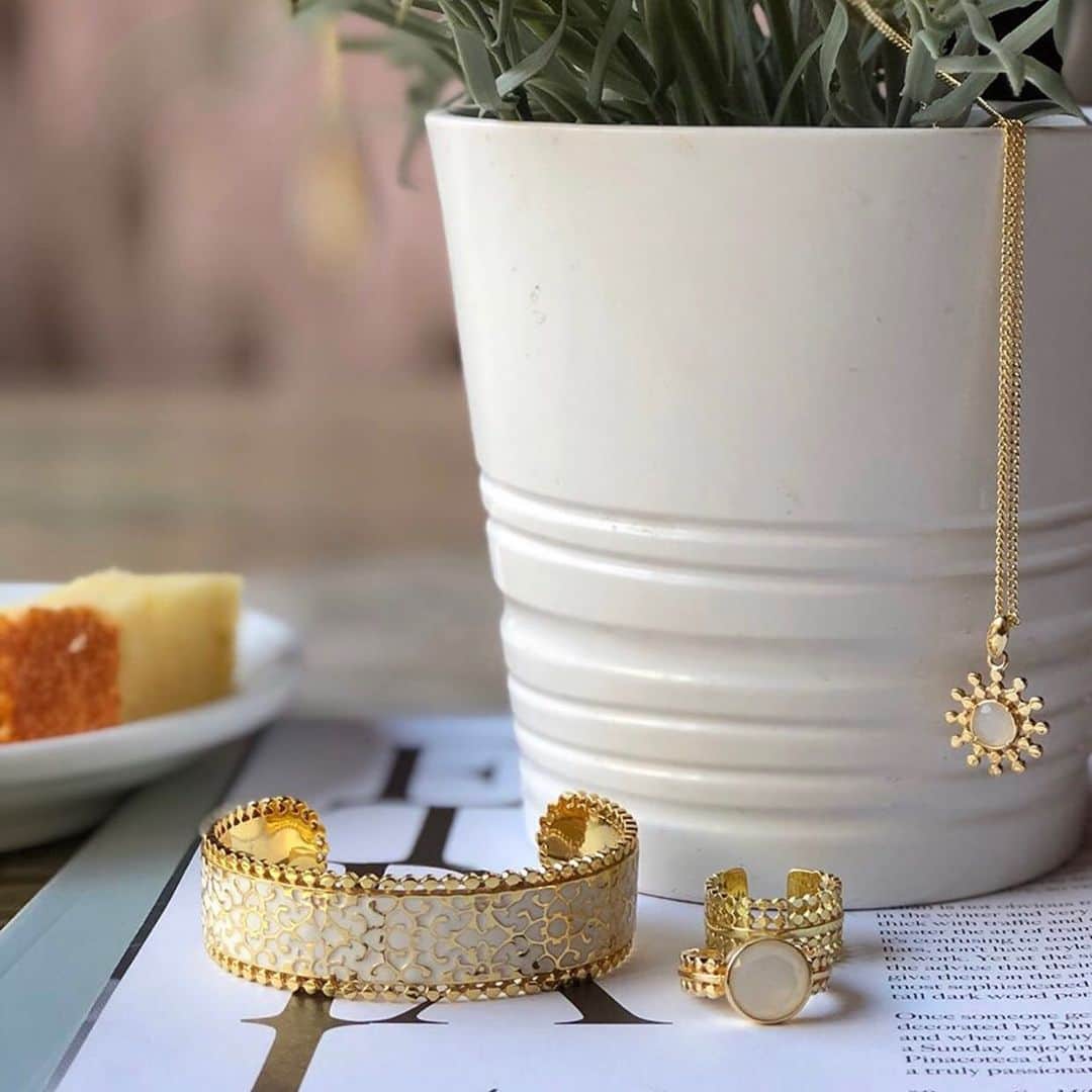 のインスタグラム：「And meet the family. Etrusca gemstone pieces are back in stock 😊」