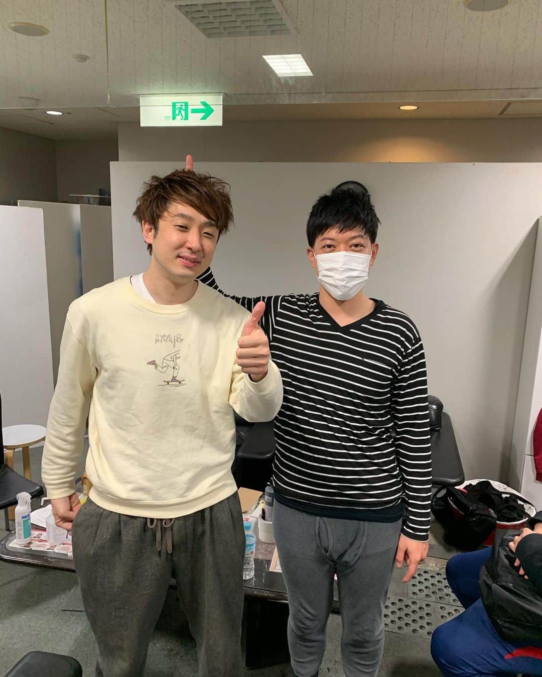 池田真一のインスタグラム：「今月もハイキック寄席こんな状況の中いっぱいのお客さんありがとうございました！ 初登場の滝音と紅しょうがもハイキック決まりまくりでした！ 今日は特にみんなふざけまくってたと思います！ 明日の12時までオンラインチケット買えます！ 来月もよろしくお願いします！ 来月の初登場へプードルです！」