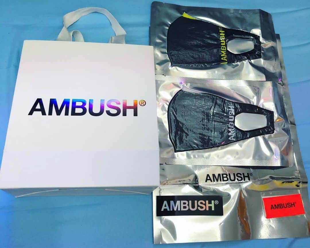 banvoxのインスタグラム：「VERBALさんからクリスマスプレゼントいただきました‼️🎁🎅🏻🎄　 ありがとうございます‼️🔥 @verbal_ambush  @ambush_official  #ambush」