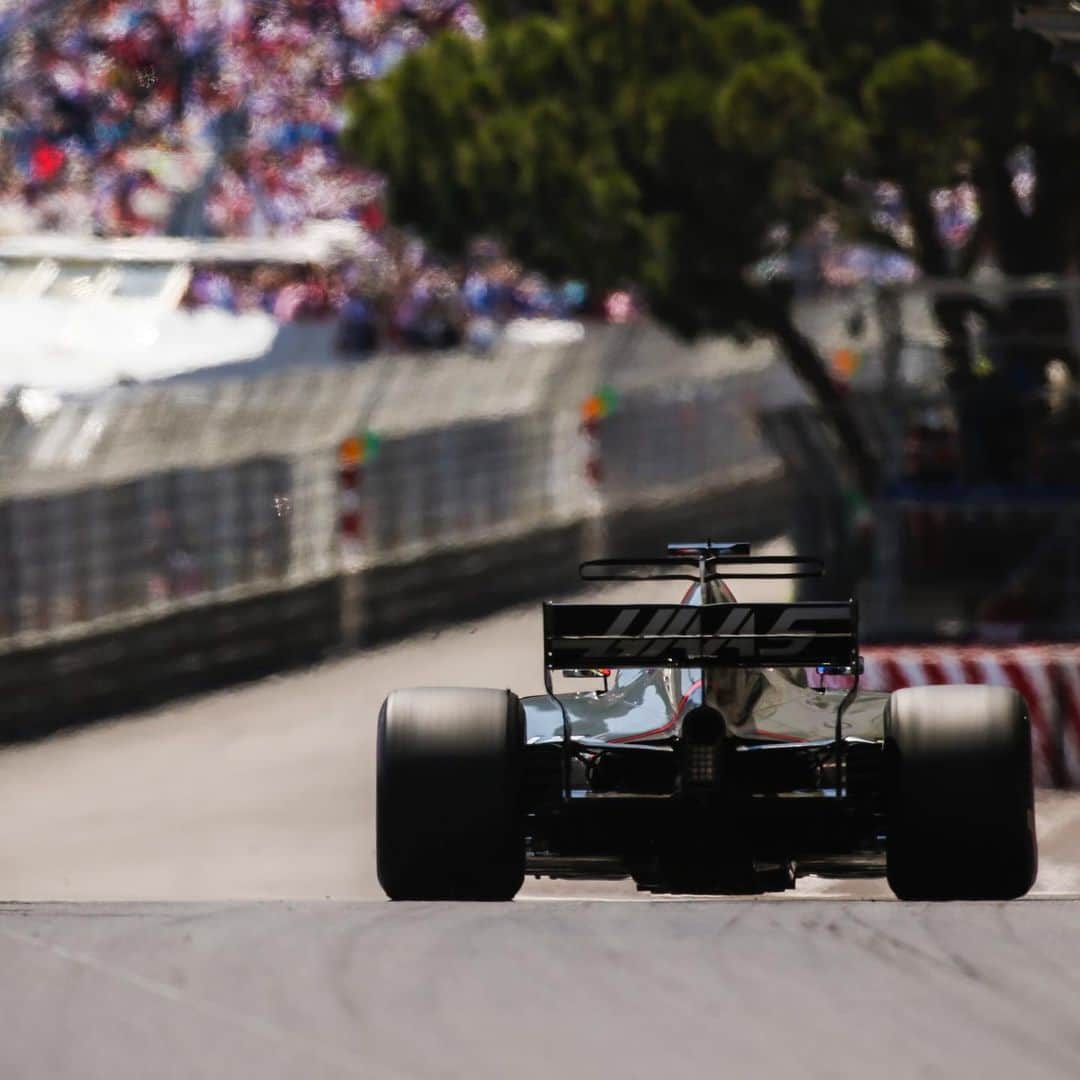 ロマン・グロージャンのインスタグラム：「2017 - A bit of a more difficult year with the team. But a double point finish in Monaco.  Team: Haas F1 Team Grand Prix: 20 Championship Classification: 13th Points finishes: 8 Points scored: 28 Best result: 6th in Austria  #F1 #Formula1 #FormulaOne #Motorsport #Racing #RomainGrosjean #Grosjean」