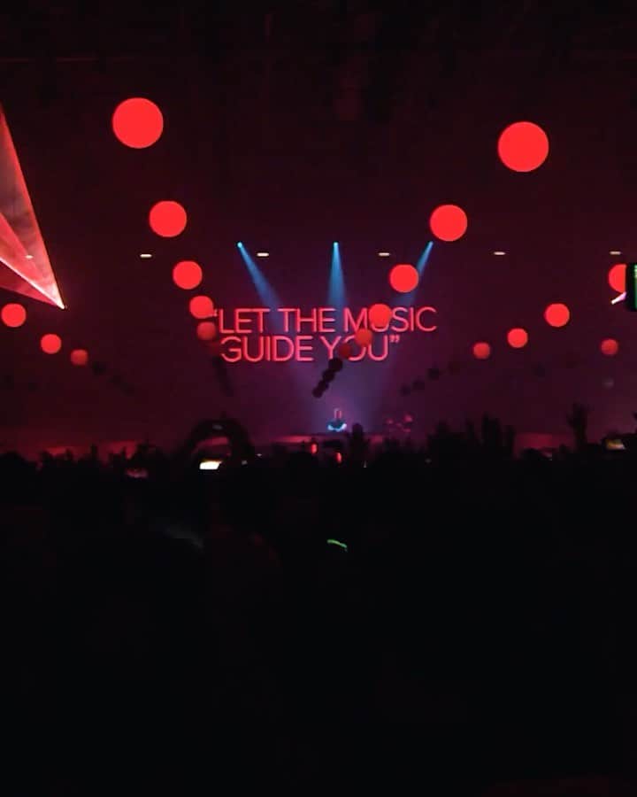 Armin Van Buurenのインスタグラム：「These are some of the tracks that made it into my ‘A State Of Trance Year Mix 2020’! Which one is your favorite? 😄 Check out the full mix via the link in bio!」