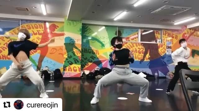 のインスタグラム：「. 【DATOKYOリポスト企画】 . 2年生バックダンサーコース！ IORI先生はこちらも大盛り上がり💁‍♀️ 🔥🔥🔥🔥🔥🔥🔥 . #Repost @curereojin with @make_repost ・・・ 今年ラストioriさん🦍💙💧 ほんっとにアトラクション乗ってるみたいに楽しかったです😂本当に楽しすぎてやばかったです！！！ ありがとうございました🙇🏻‍♀️ 顔がこわい！！笑 マスク😷のせいにはさせないぞ‼︎」
