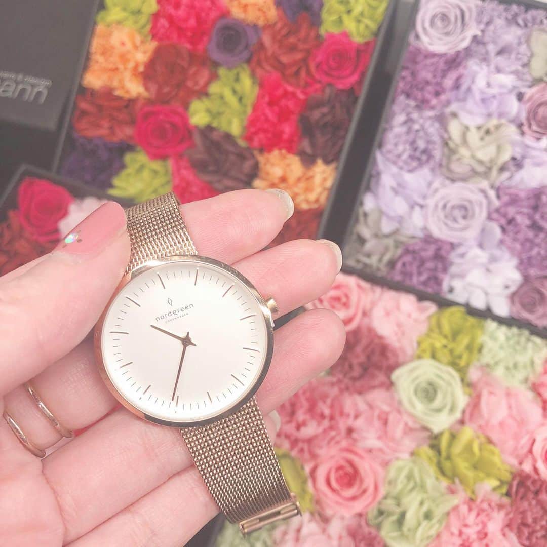 菊池かなこのインスタグラム：「. 北欧ブランド @nordgreenofficial_japan . シンプルで上品で 文字盤が見やすくおしゃれ✨ . . クーポンコード15%OFFになります☺︎ ▶︎canana 1/31まで有効✨ . . ୨୧┈┈┈┈┈┈┈┈┈┈┈┈┈┈┈┈┈୨୧ #nordgreen#nordgreenwatches #ノードグリーン#腕時計コーデ#腕時計 #クリスマスプレゼント#クリスマス #fashion#ファッション#手元くら部#手元コーデ #手元倶楽部#ペアコーデ#ペアルック#リンクコーデ」