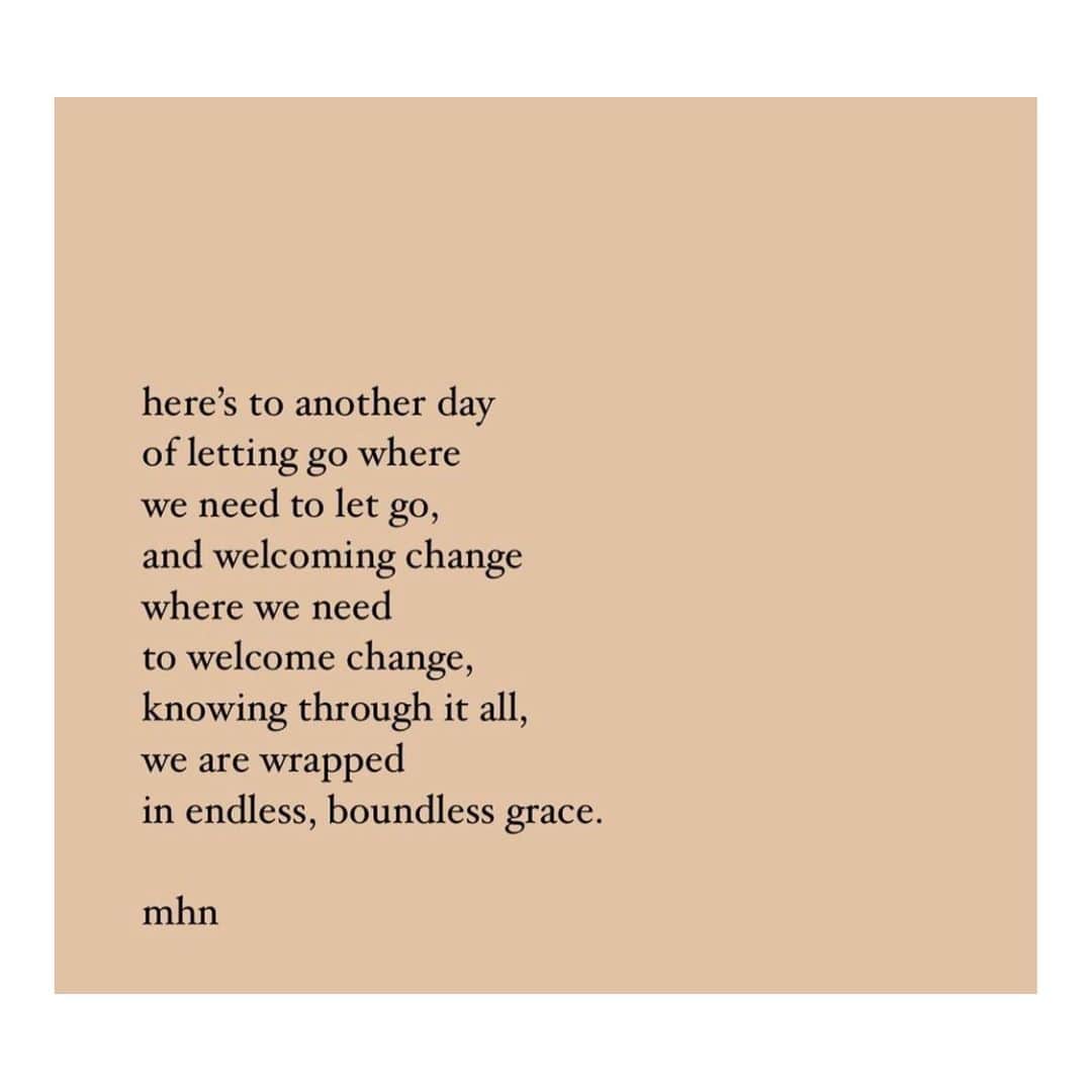 シャンテル・ヴァンサンテンのインスタグラム：「These words to start a new week... breathing to find places to let go.」