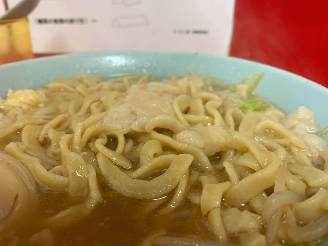 SUSURUさんのインスタグラム写真 - (SUSURUInstagram)「ラーメン二郎 新宿歌舞伎町店 ラーメンニンニクアブラ、味玉 数億年ぶりの歌舞伎町二郎。 迷わず食えよ、食えばわかるさ。 ありがとぉーーーっ！！ #susuru_tv #ラーメン二郎新宿歌舞伎町店 #歌舞伎町 #新宿 #ラーメン #うまい  #ラーメン #らーめん #ramen #ラーメン部 #ramennoodles #毎日ラーメン生活 #麺スタグラム #japaneseramen #japanramen #foodstagram #foodie #noodles #instanoodle #instaramen #instafood #susururecommended #ラーメン二郎 #歌舞伎町二郎 #ラージロ #二郎 #新宿ラーメン」12月22日 0時51分 - susuru_tv