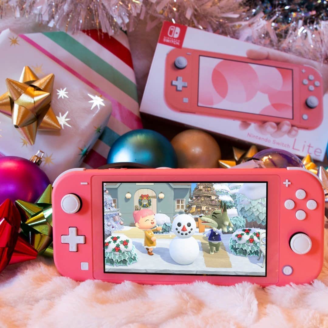 任天堂アメリカさんのインスタグラム写真 - (任天堂アメリカInstagram)「Brighten up this holiday season with the #NintendoSwitchLite!」12月22日 1時00分 - nintendoamerica