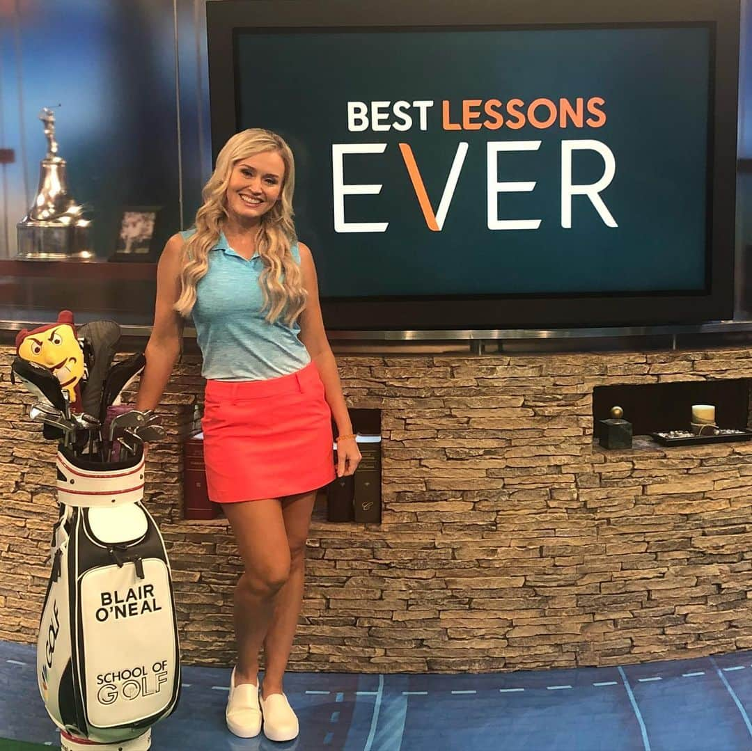 ブレア・オニールさんのインスタグラム写真 - (ブレア・オニールInstagram)「I’ve had some amazing memories in our @golfchannel studios over the years. Here are a couple flashbacks of some those memories. So sad to see that chapter closed, but excited for @martinhallgolf and I to take School of Golf outside next year as we start our next chapter. ⛳️🏌🏼‍♀️🏌🏽‍♂️ 📺  • #GolfChannelhost  #SchoolOfGolf」12月22日 1時15分 - blaironealgolf