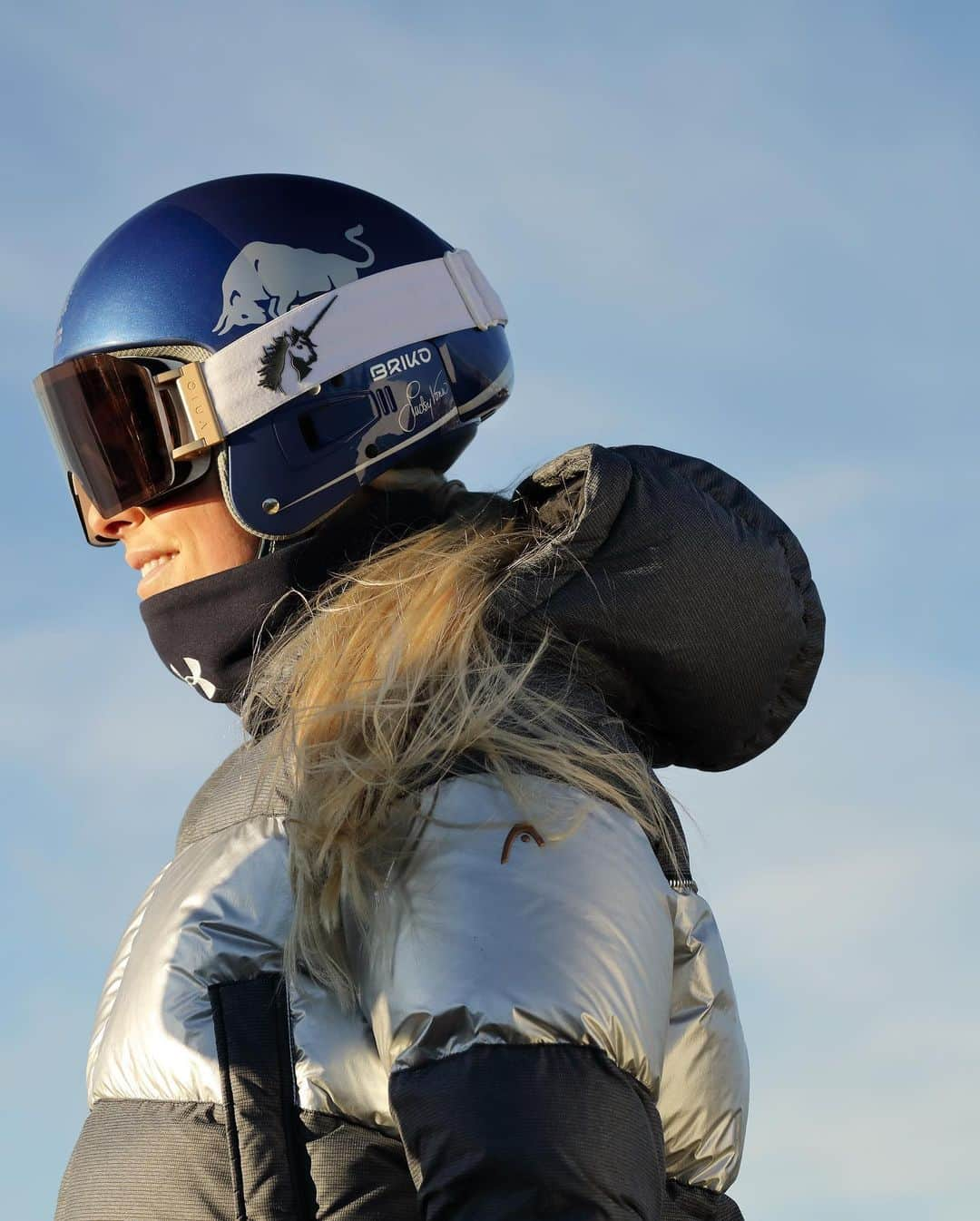 リンゼイ・ボンさんのインスタグラム写真 - (リンゼイ・ボンInstagram)「Proud to finally release my new limited edition BRIKO x Redbull helmet where my proceeds go to the @lindseyvonnfoundation  The new design reflects my retirement from racing while still maintaining class and, as always, safety. Check the link in my bio for more. 🙏🏻❤️ @briko.official @redbullsnow」12月22日 1時29分 - lindseyvonn