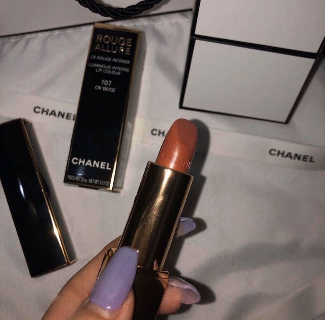えまぽち(穂波エマ)のインスタグラム：「. 新品のCHANEL  インスタに写メ」