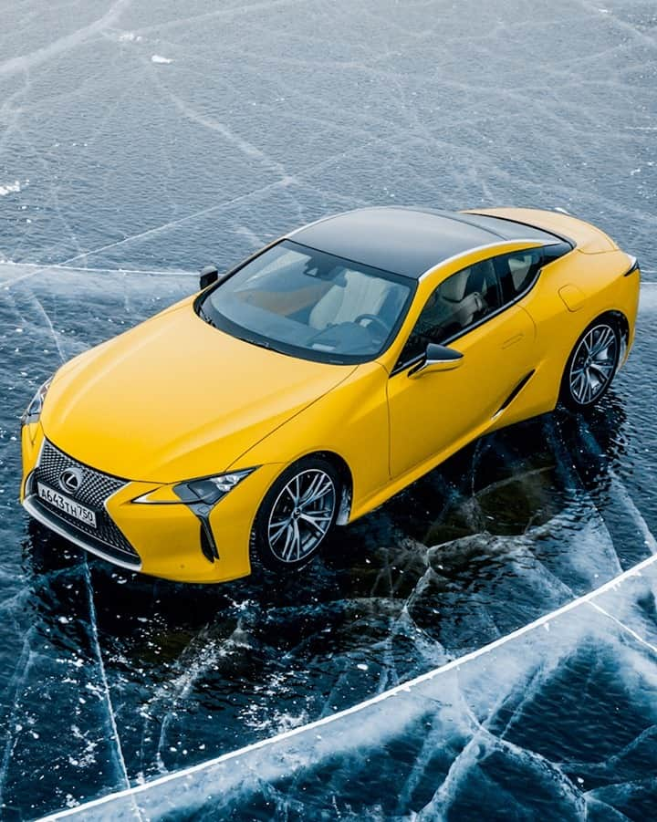 Lexus UKさんのインスタグラム写真 - (Lexus UKInstagram)「Coolest coupé on the planet? The #LexusLC poses on Lake Baikal in #Siberia, where outside temperatures can plummet as low as -60 degrees Celsius.  Click the link in our bio to read more.  #Design #CarDesign #Automotive #Lexus #CarsofInstagram #LuxuryTravel #Luxury #Lexus #Ice #Winter」12月22日 2時00分 - lexusuk