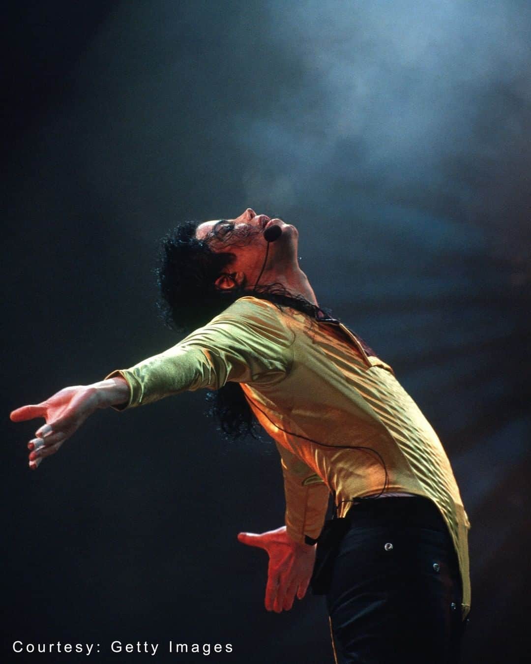 マイケル・ジャクソンさんのインスタグラム写真 - (マイケル・ジャクソンInstagram)「“I’m interested in making a path rather than following a trail. That’s what I want to do in life – in everything I do.” – Michael Jackson」12月22日 2時01分 - michaeljackson