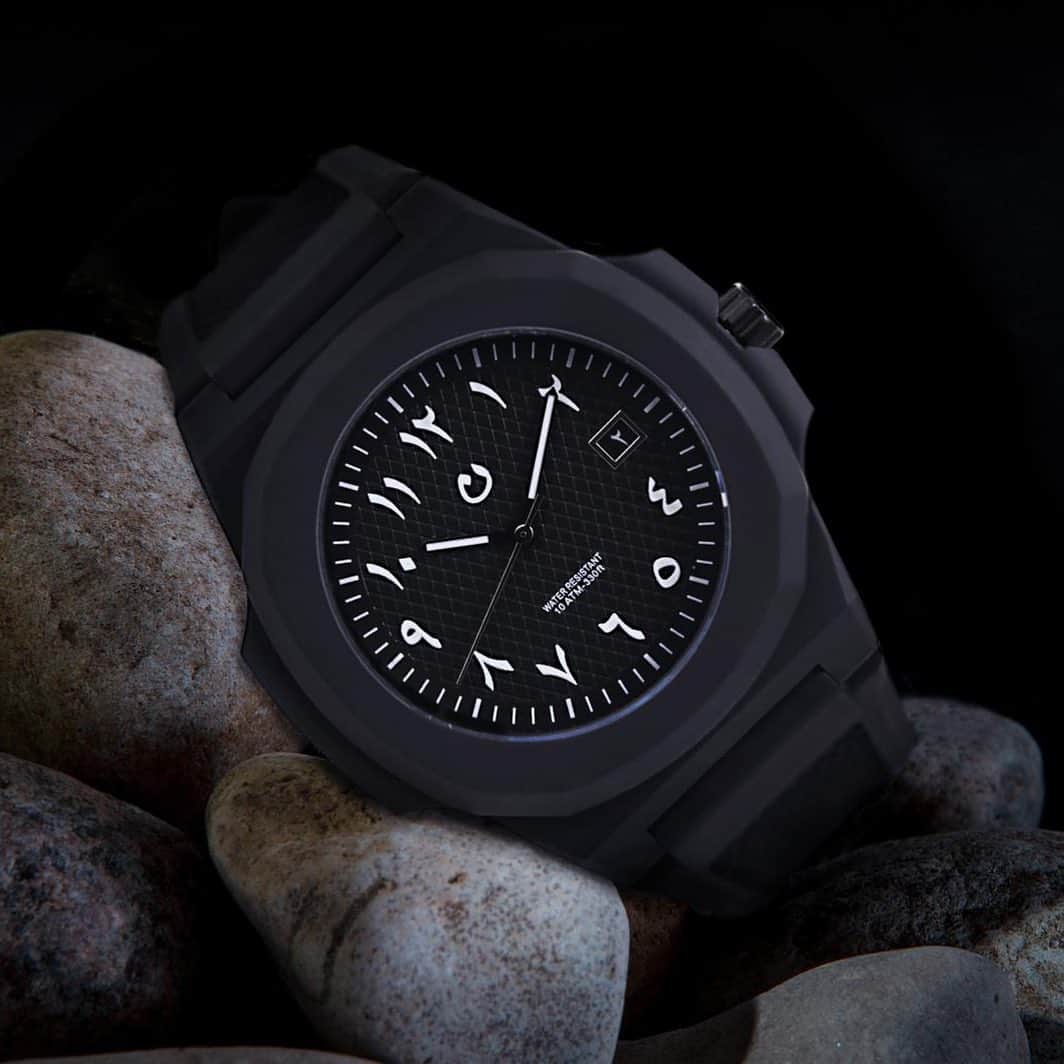 WATCHMANIAのインスタグラム：「Treat yourself for Christmas with this elegant timepiece by @nuunofficial  Explore now on www.nuunofficial.com」