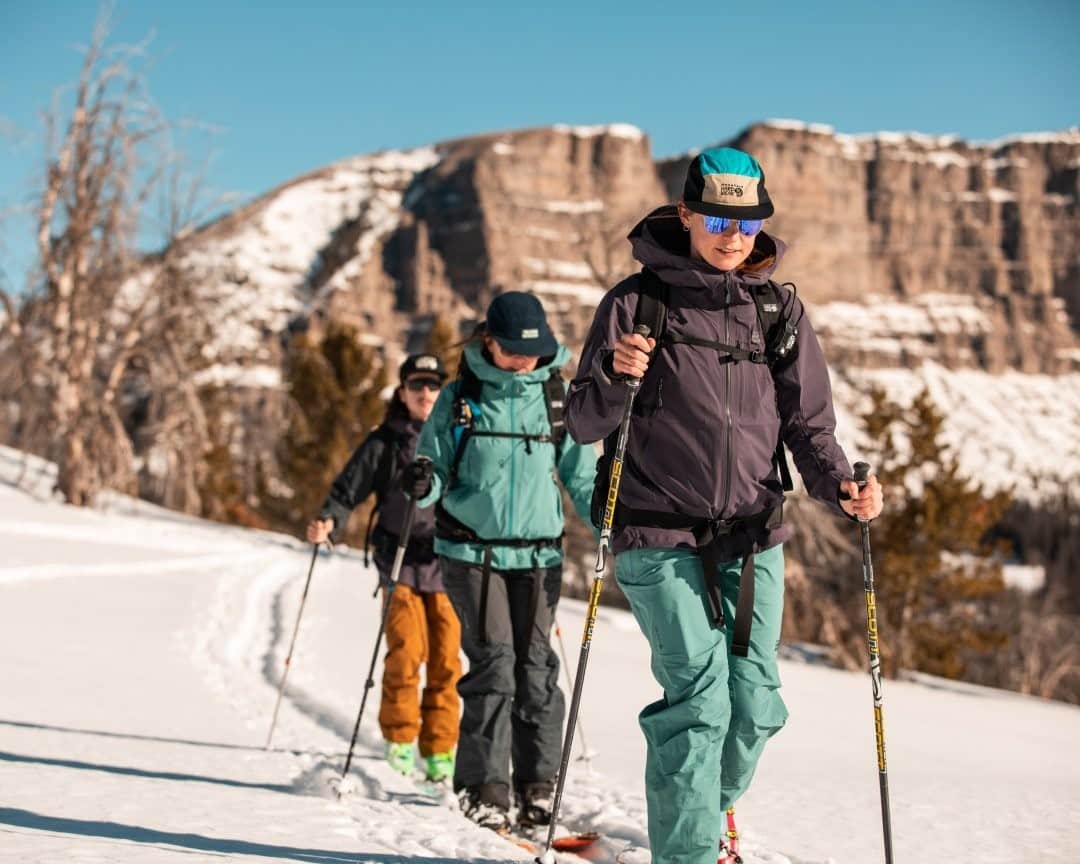 マウンテンハードウェアのインスタグラム：「Jump into new terrain with a kit that goes beyond the boundary. (Find your snowsport kit—link in bio.) Photo: @cbezphotos.」