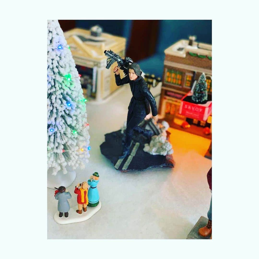 コビー・スマルダーズのインスタグラム：「Maria Hill keeping watch over the Christmas village. Thank you @sideshowcollectibles for making me feel incredibly cool and for gifting me a bunch to put around my house for Holiday decorations.」